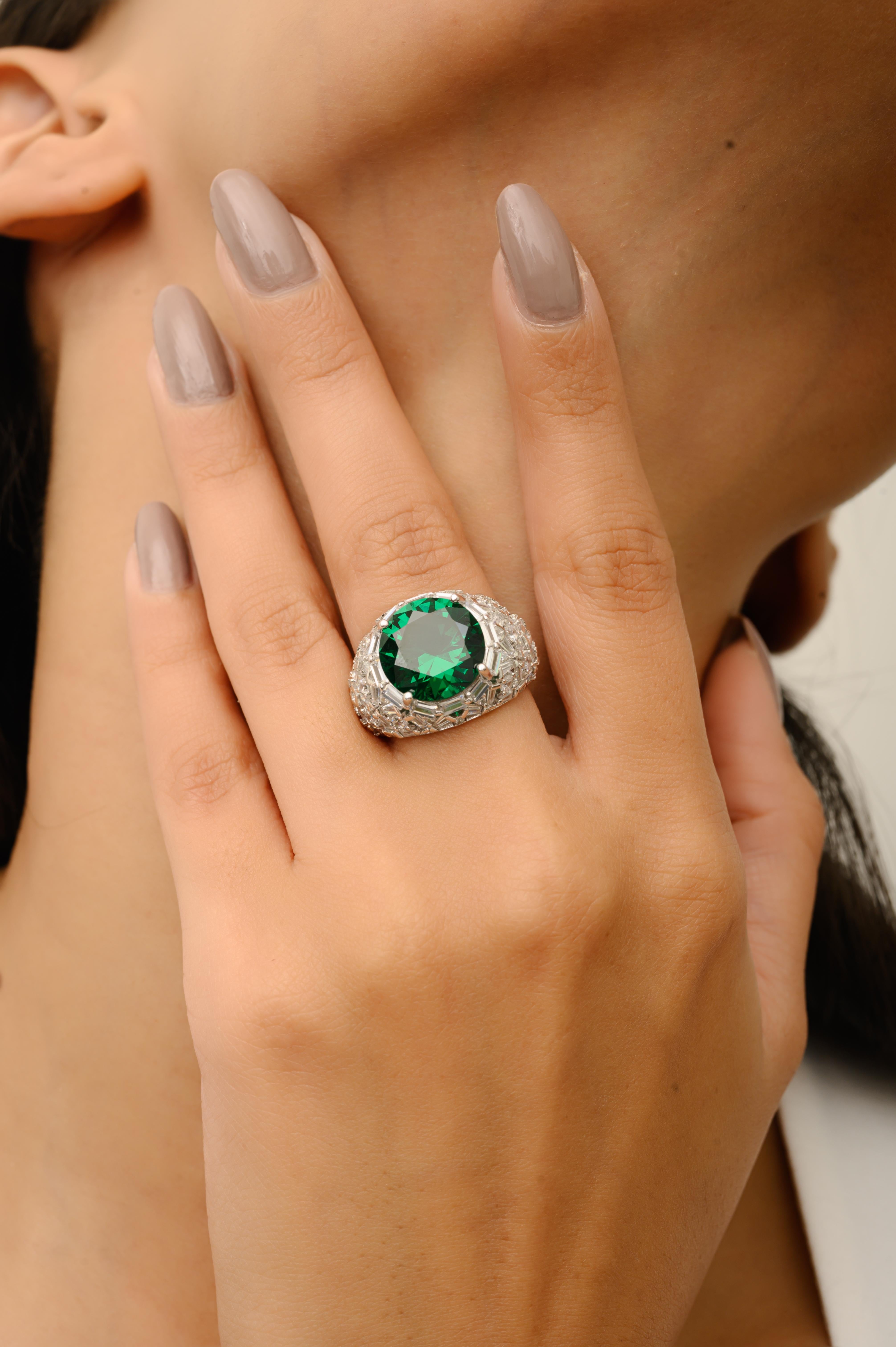 in vendita:  Anello da cocktail in argento 925 con cubic zirconia verde e bianca di ispirazione vintage di Silvorra 4