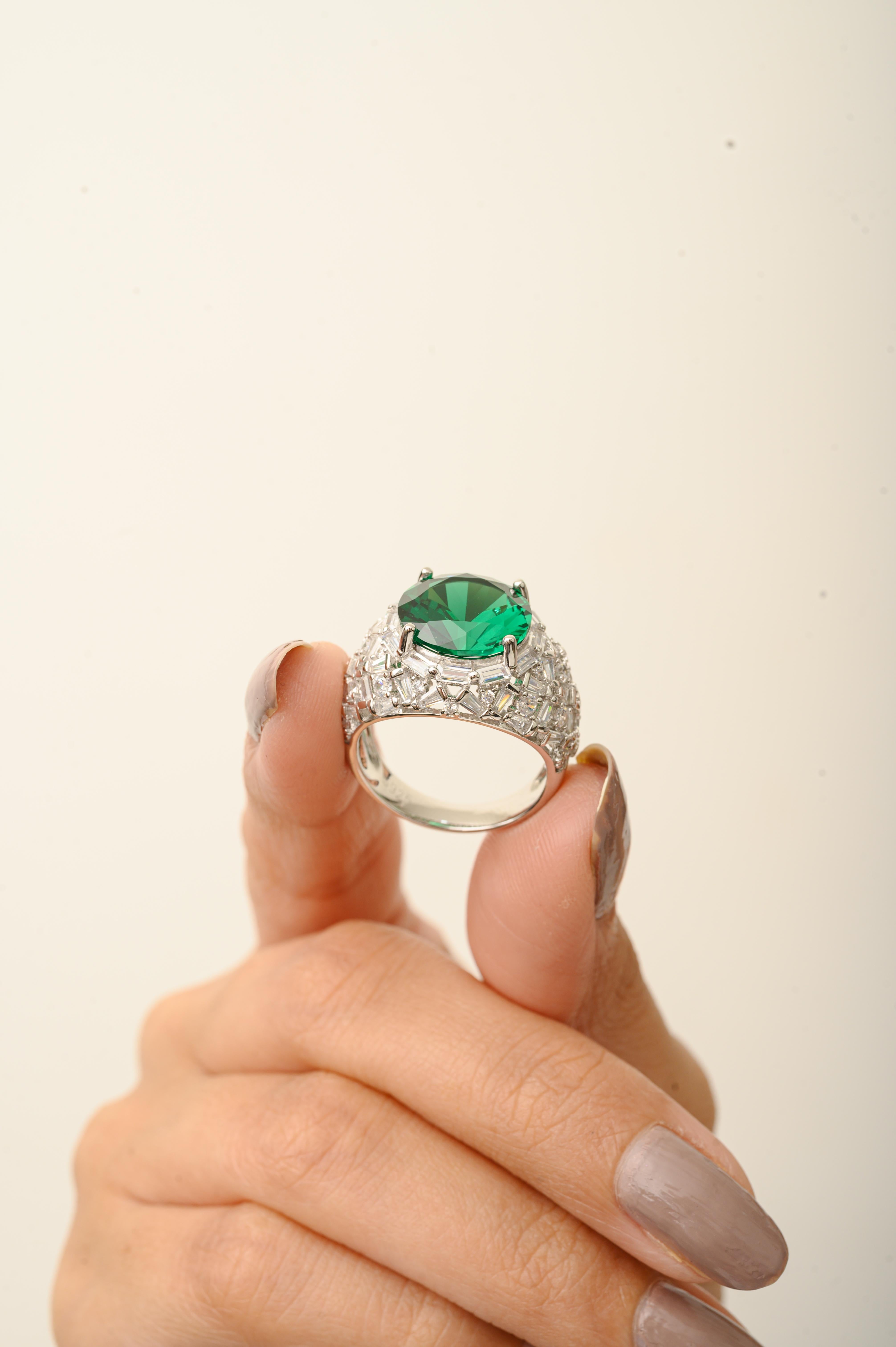 in vendita:  Anello da cocktail in argento 925 con cubic zirconia verde e bianca di ispirazione vintage di Silvorra 6