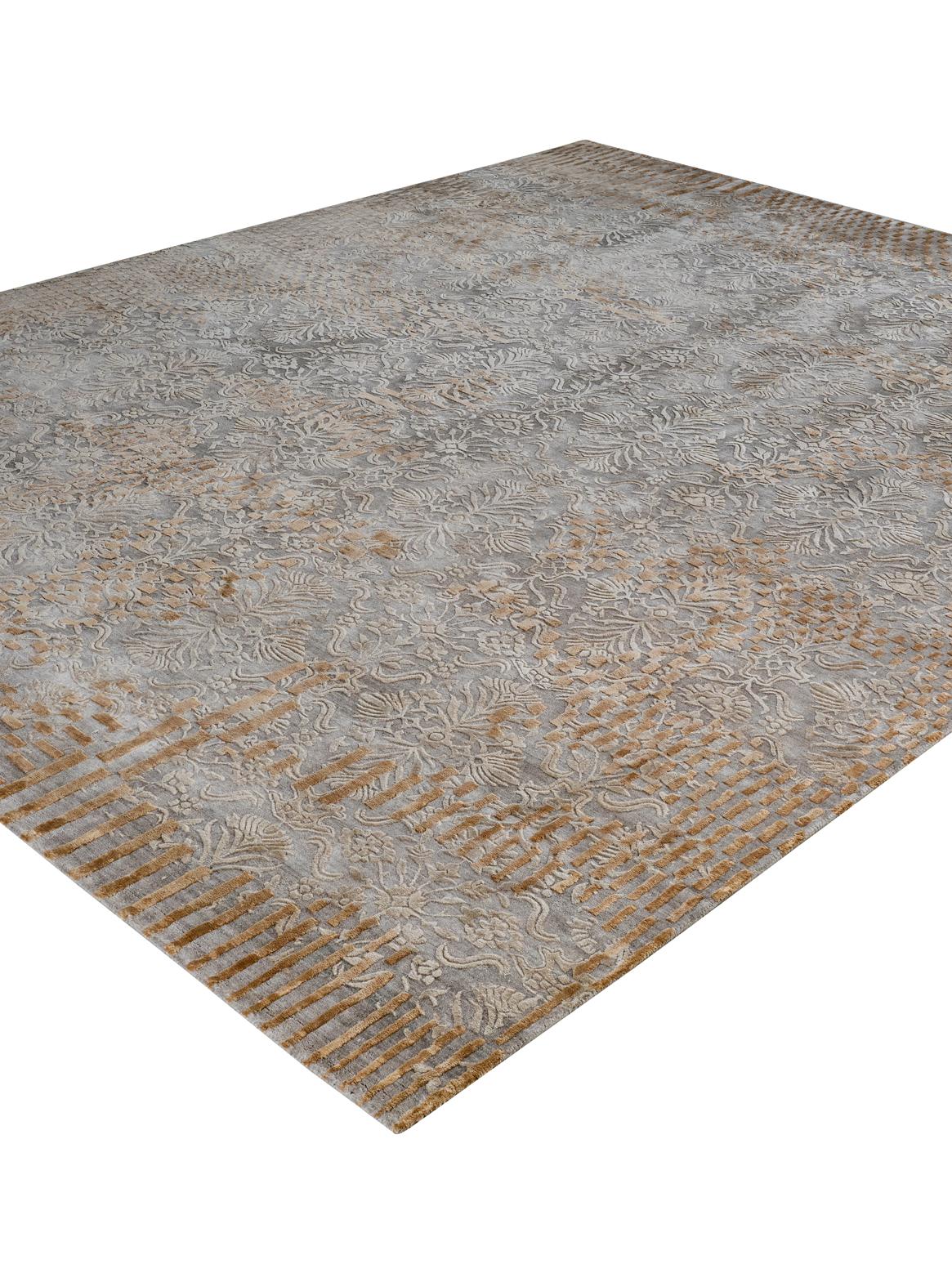 Rococo SILVRYN Tapis noué à la main en couleurs Tan et Dove par Hands en vente
