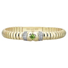Sim and Roz 14K Yellow Gold Bracelet with Princess cut Peridot and Diamonds