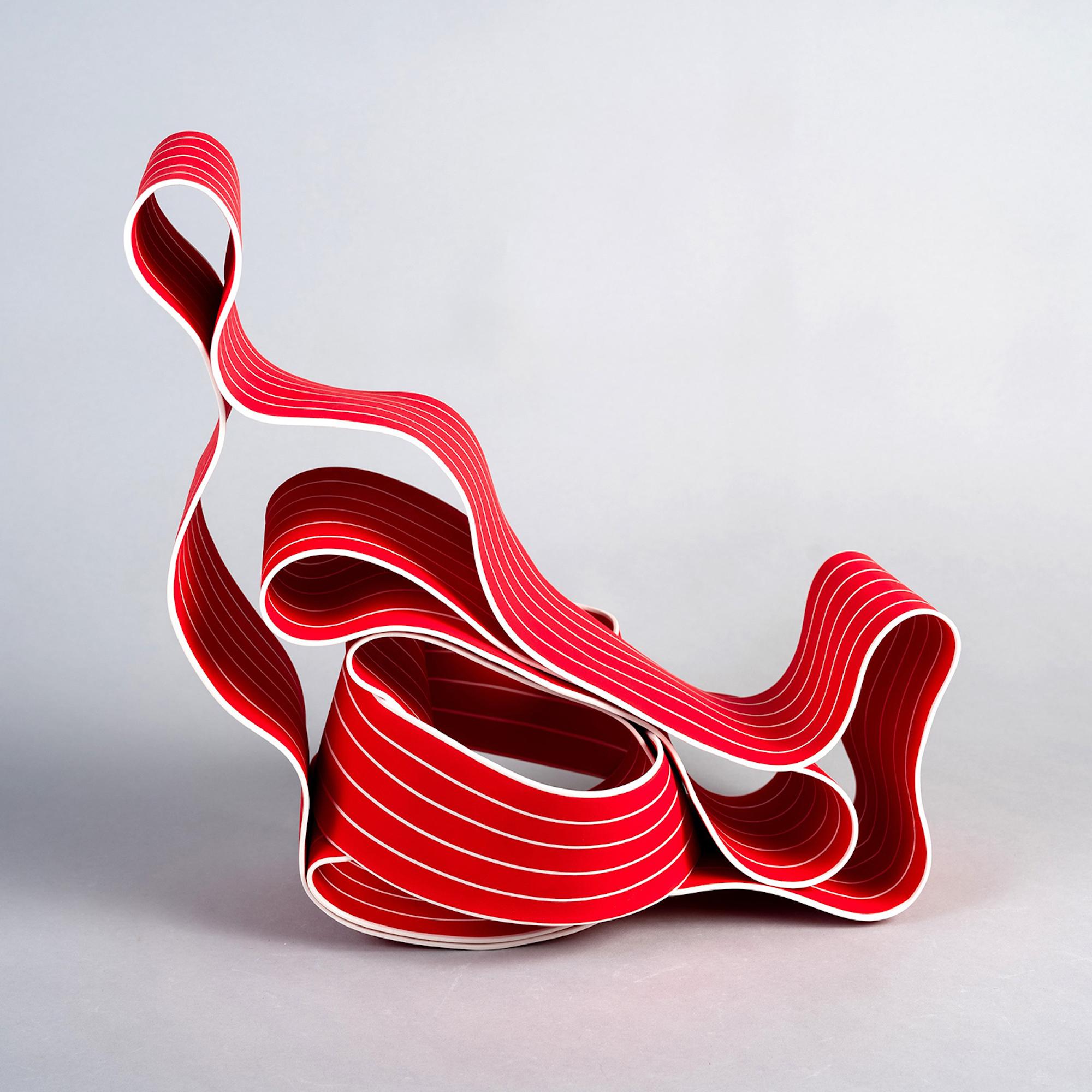 Entrapped 10 di Simcha Even-Chen - Scultura in porcellana, rosso e bianco, organico in vendita 2