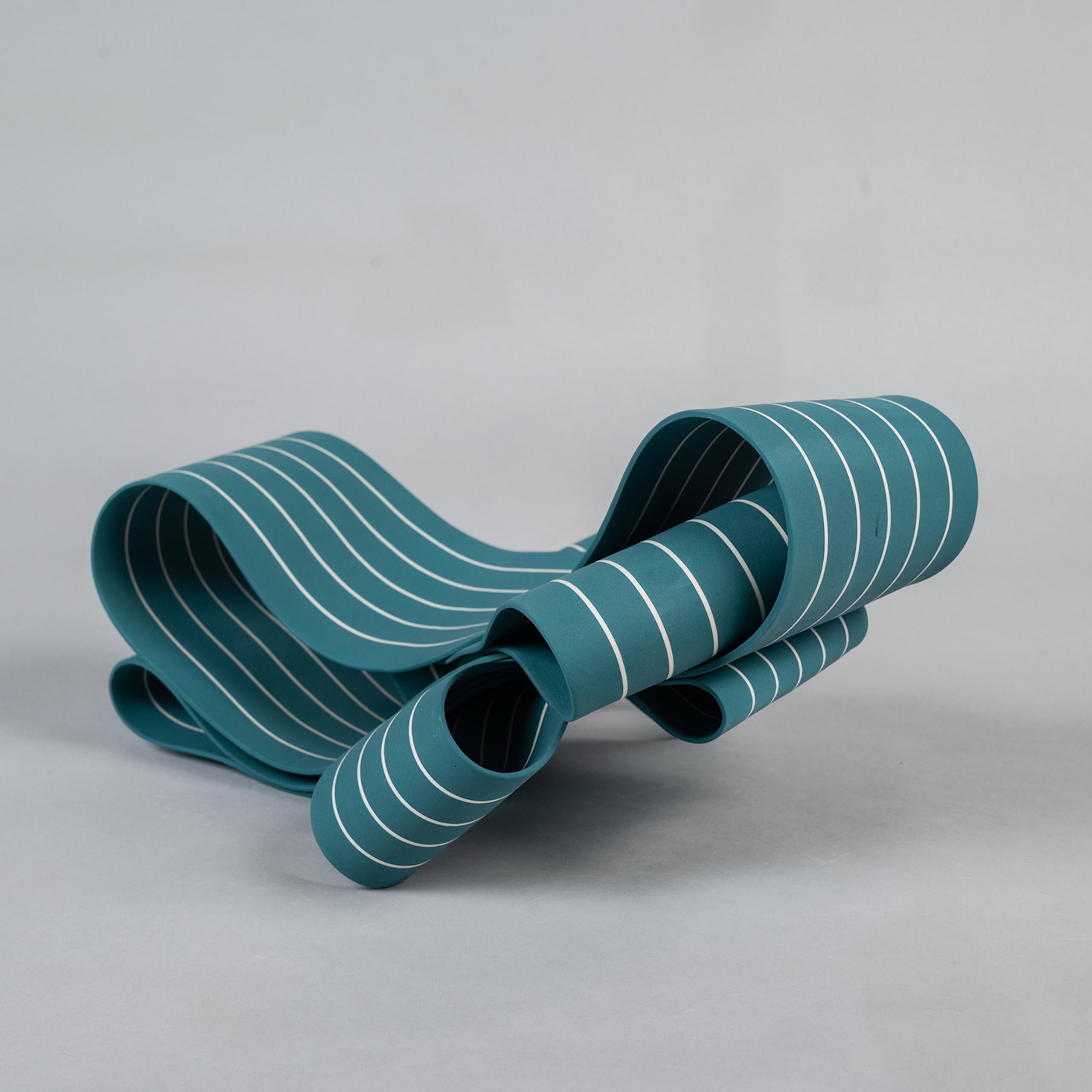 Entrapped 2 by Simcha Even-Chen - Porcelain sculpture, blue, motion en vente 1