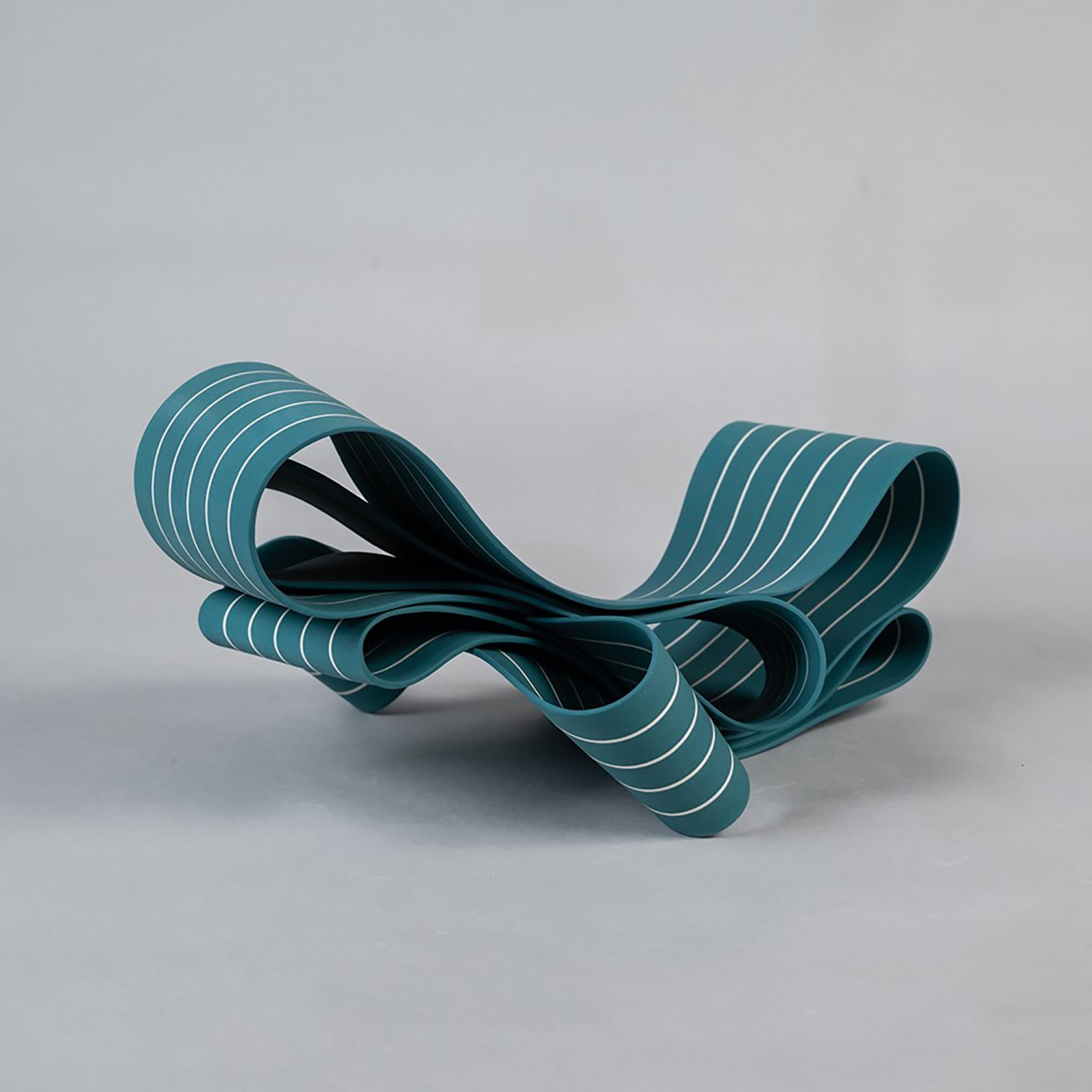 Entrapped 2 by Simcha Even-Chen - Porcelain sculpture, blue, motion en vente 4