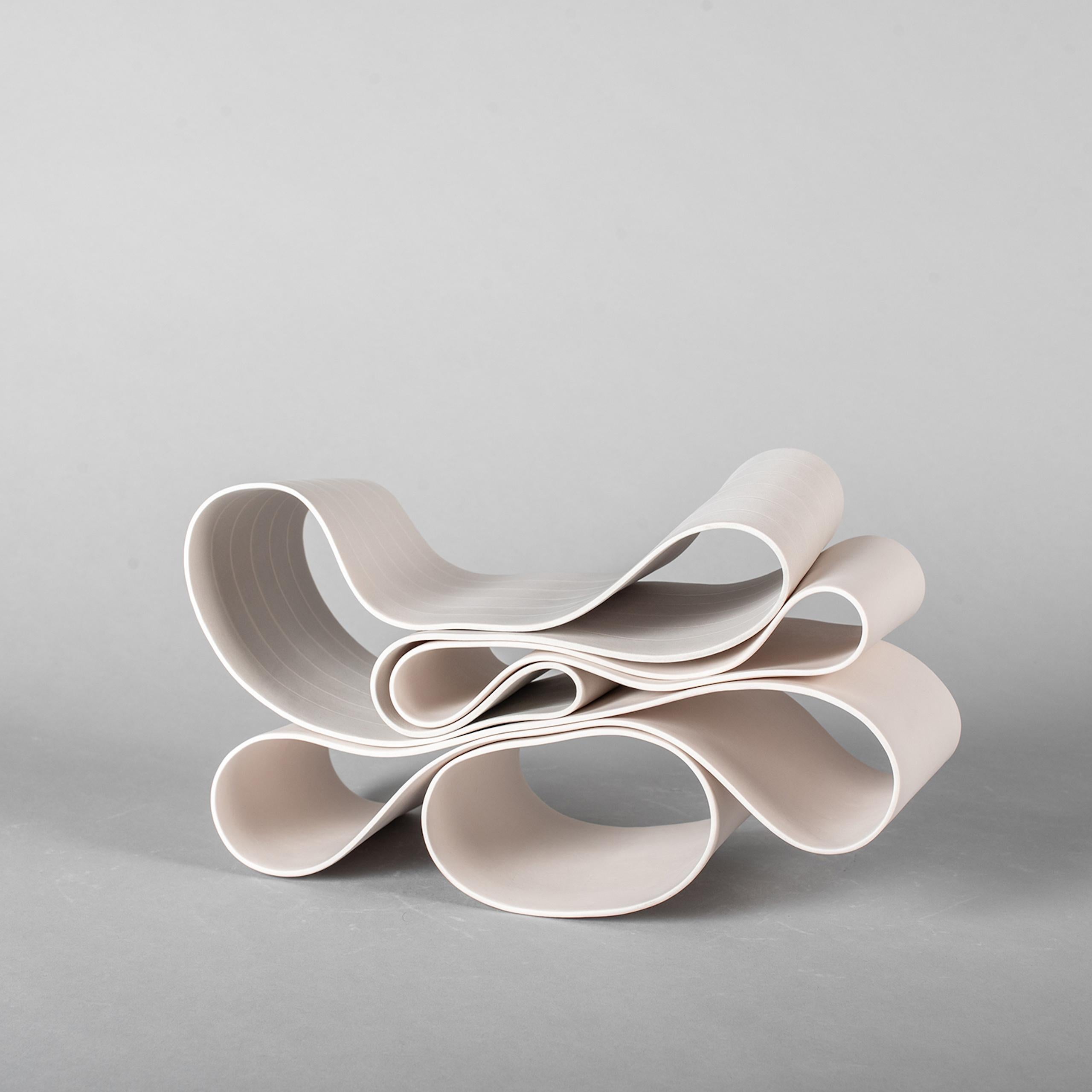 Folding in Motion 10 by Simcha Even-Chen - Porcelain sculpture, white, line en vente 1