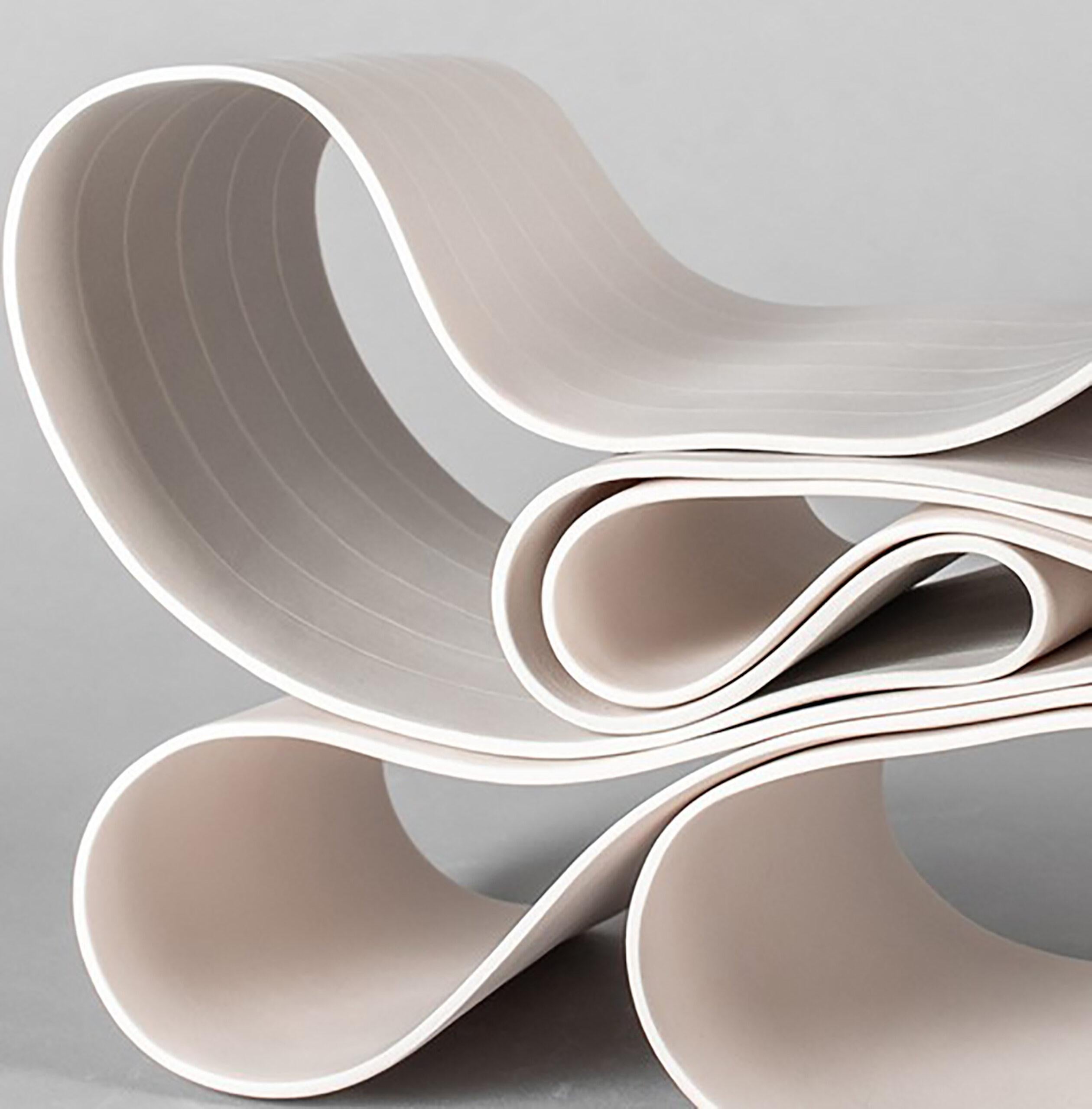 Folding in Motion 10 by Simcha Even-Chen - Porcelain sculpture, white, line en vente 4