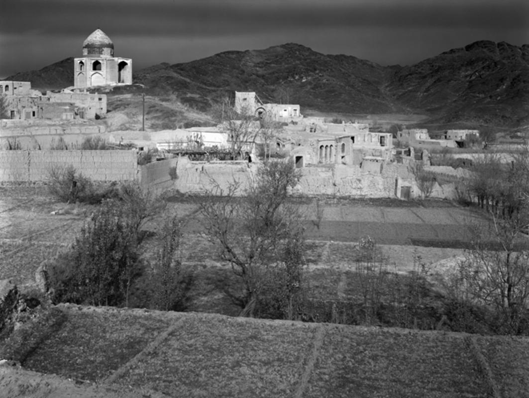 Simeon Posen Black and White Photograph – 765104 – Iran-Kollektion