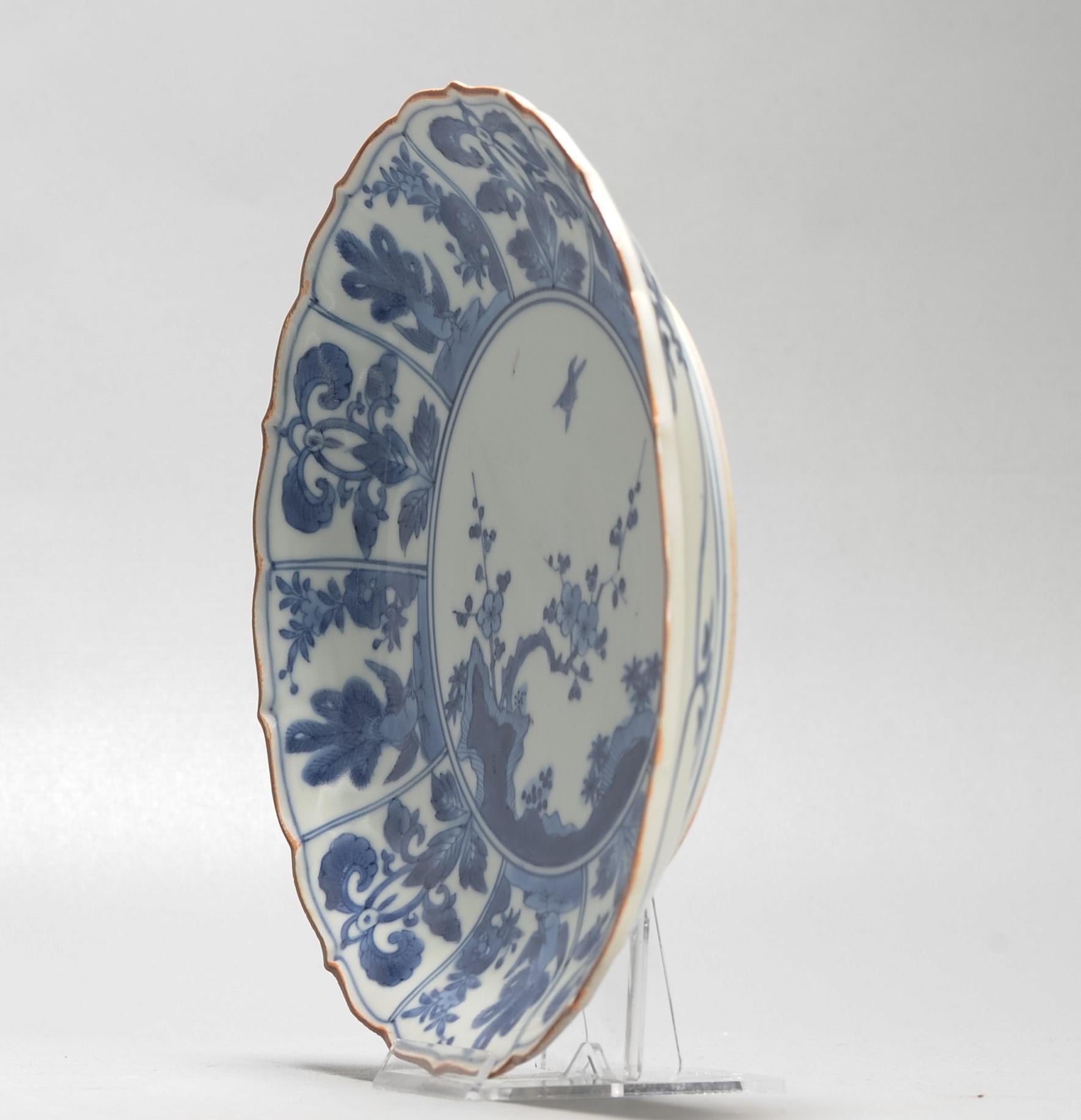 Un rarissimo piatto Kakiemon del periodo Edo del XVII secolo in porcellana con marchio Fuku, blu e bianco in vendita 2