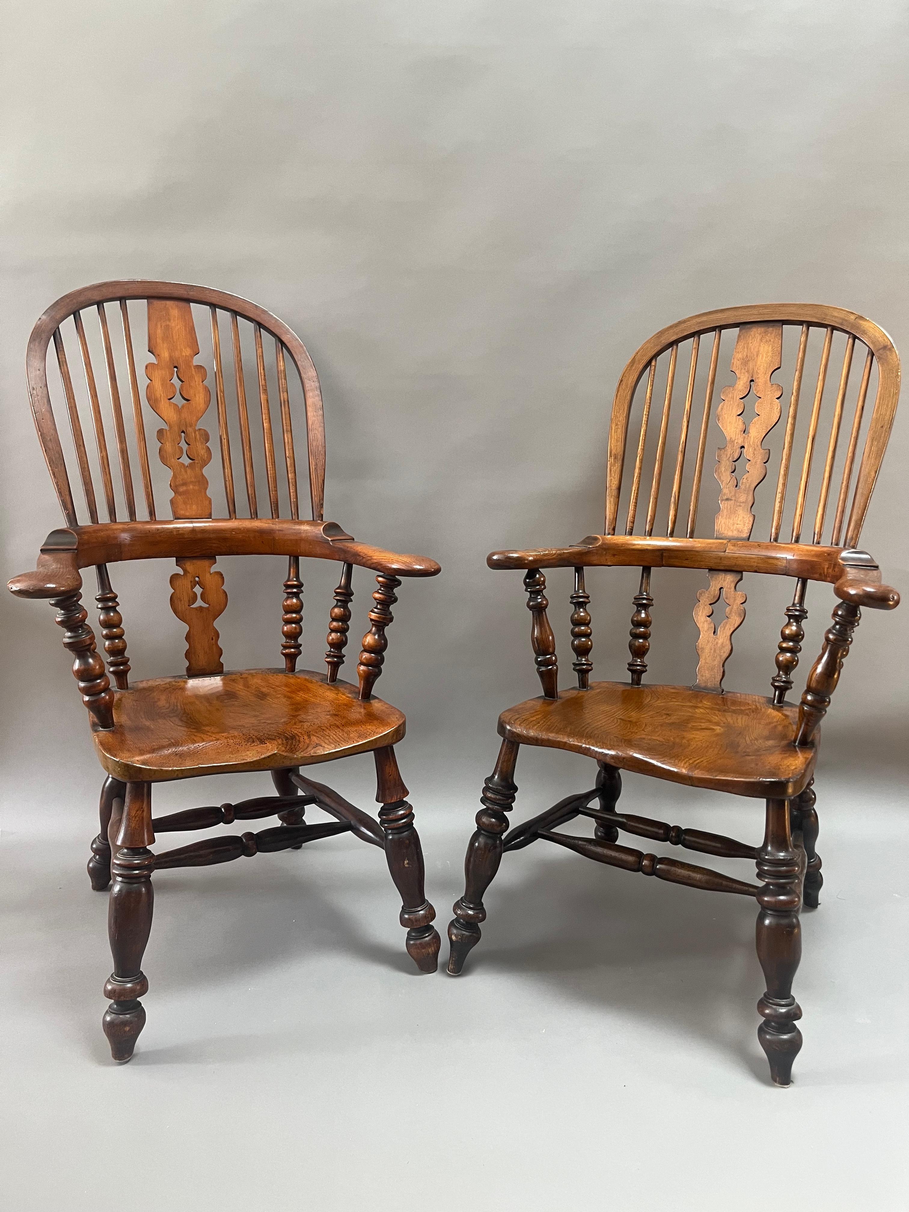 Similar Pair of English George III “Bow Back” Windsor Armchairs.  For Sale 12