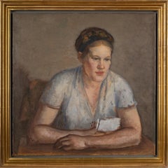 Elsa leyendo una carta