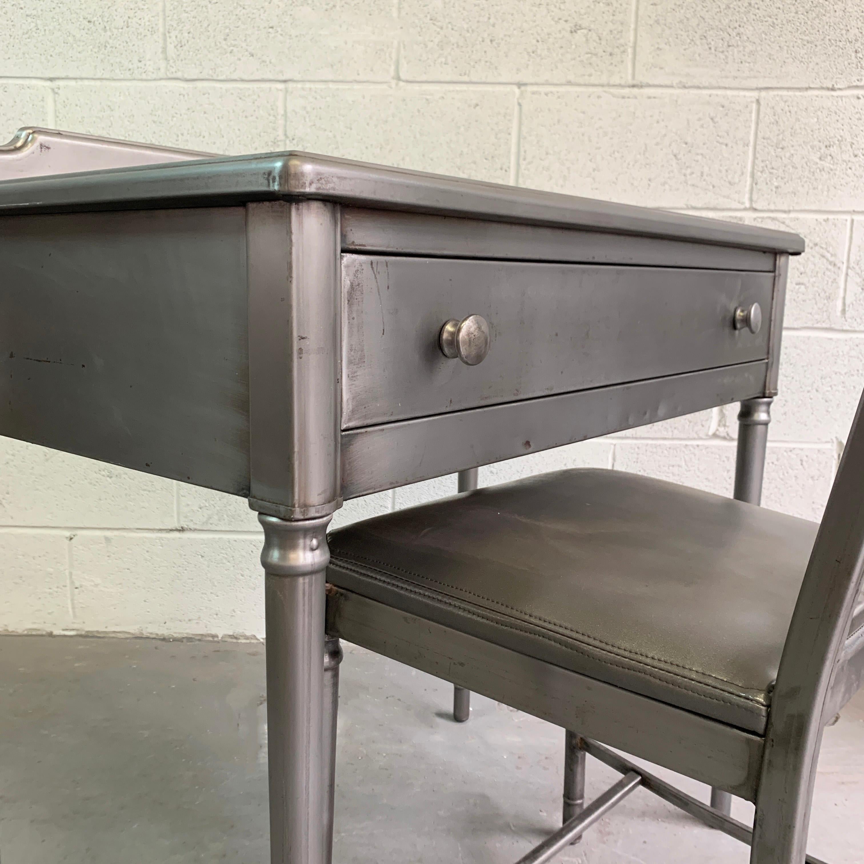 Simmons Brushed Steel Sheraton Series Desk Vanity Set 4