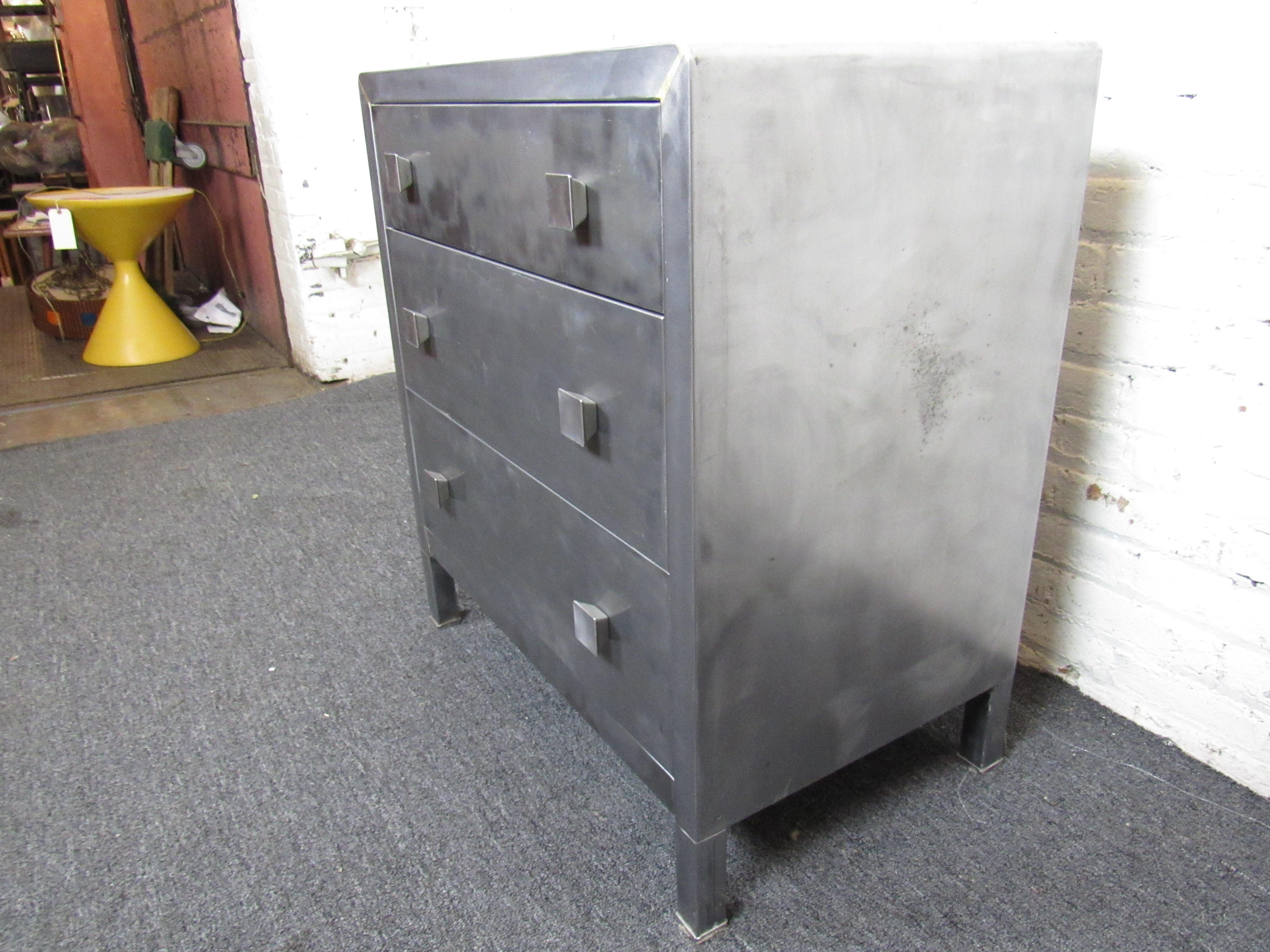 Simmons Industrial Metal Drawers In Good Condition In Brooklyn, NY