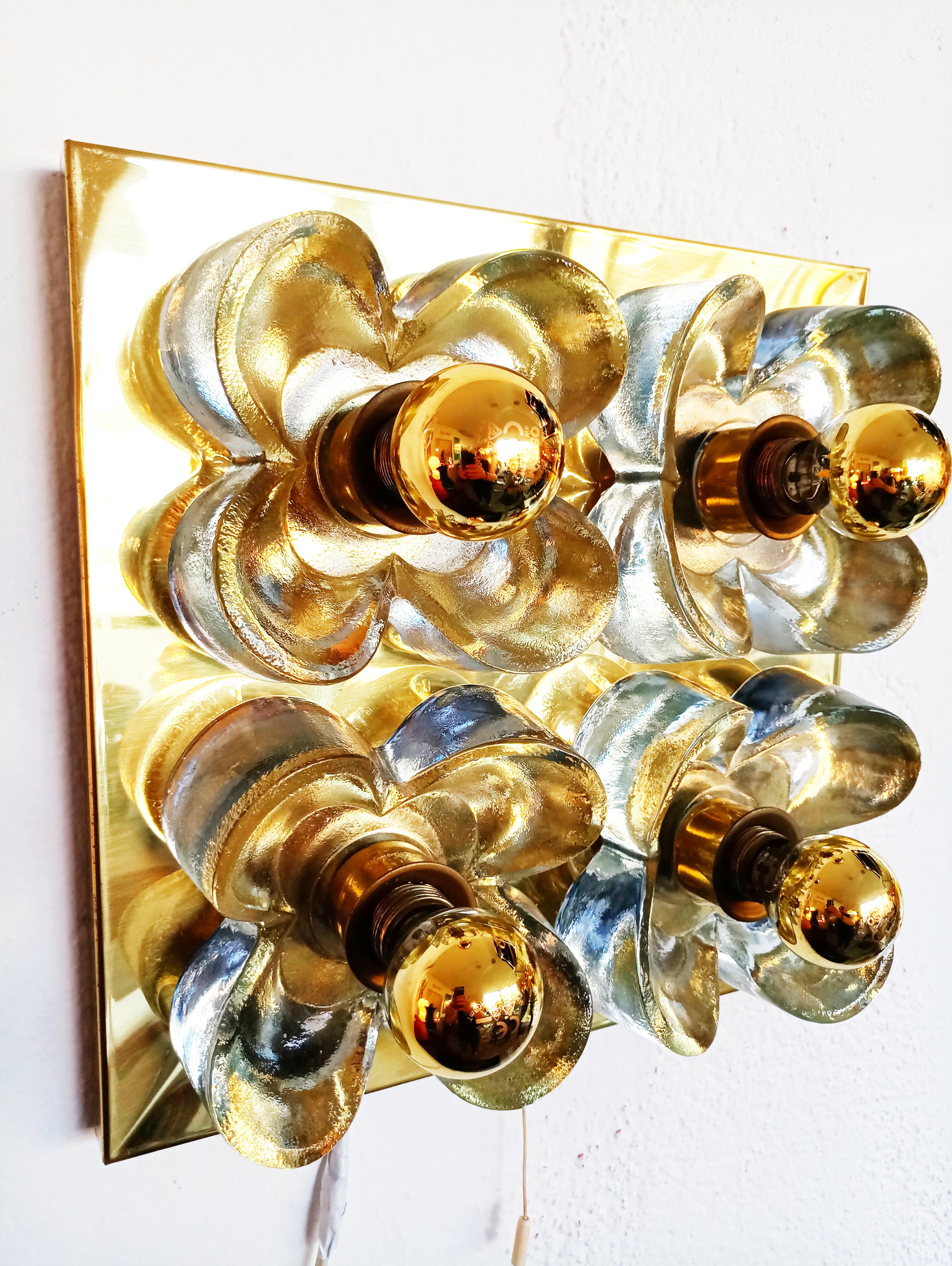 Simon and Schelle Flower Wall Lights Sconce Brass and Glass by Sische, 1960s In Good Condition In L'Escala, ES