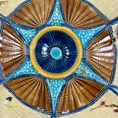 Englisher Majolika-Austernteller mit Fächern, Türkis und braunem Austern von Simon Fielding