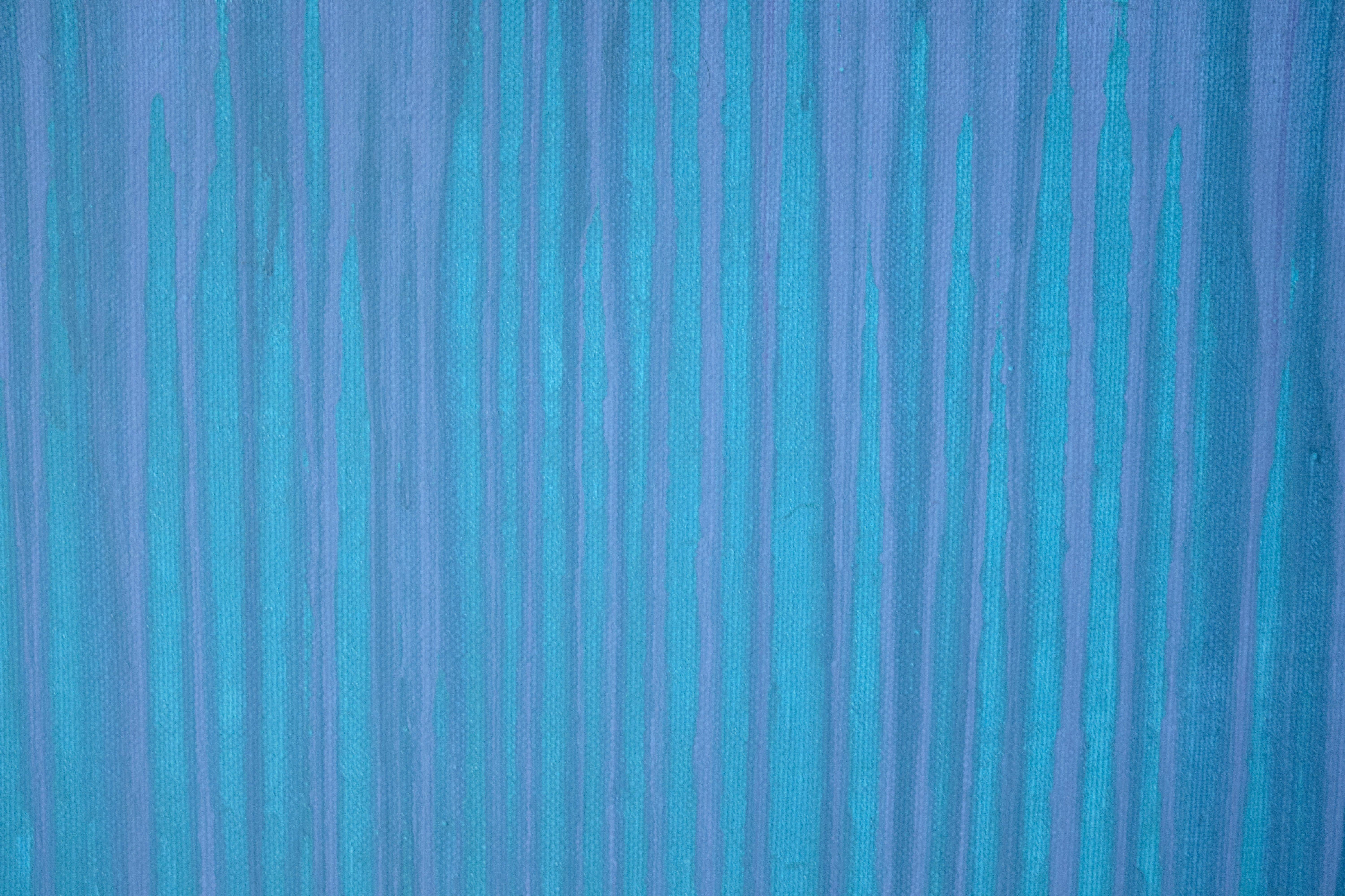 Des nuances de bleu et de violet se superposent. En réalisant les œuvres de cette série, l'artiste pensait à un motif ou ressentait l'émotion qu'il éprouvait. Pour observer comment ces pensées et ces sentiments changeraient le processus et l'œuvre :