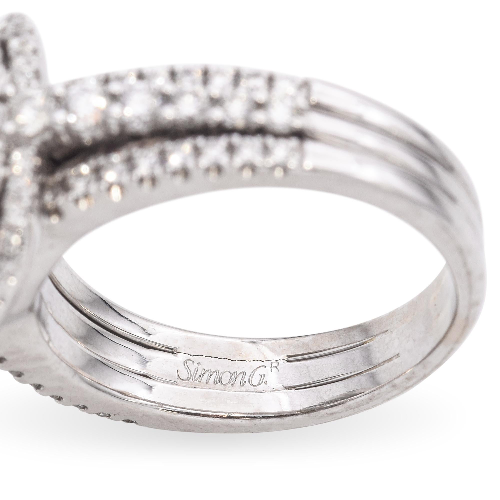 Simon G, bague de fiançailles à halo de diamants 18 carats en vente 3