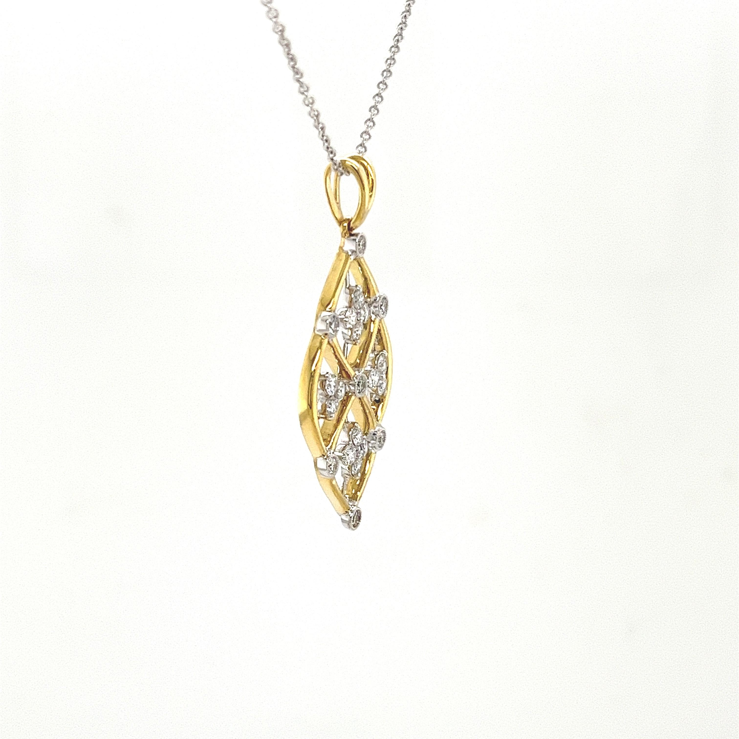 Brilliant Cut Simon G. 18K Two-Tone Gold Lacework Diamond Pendant Necklace in 18K Gold For Sale