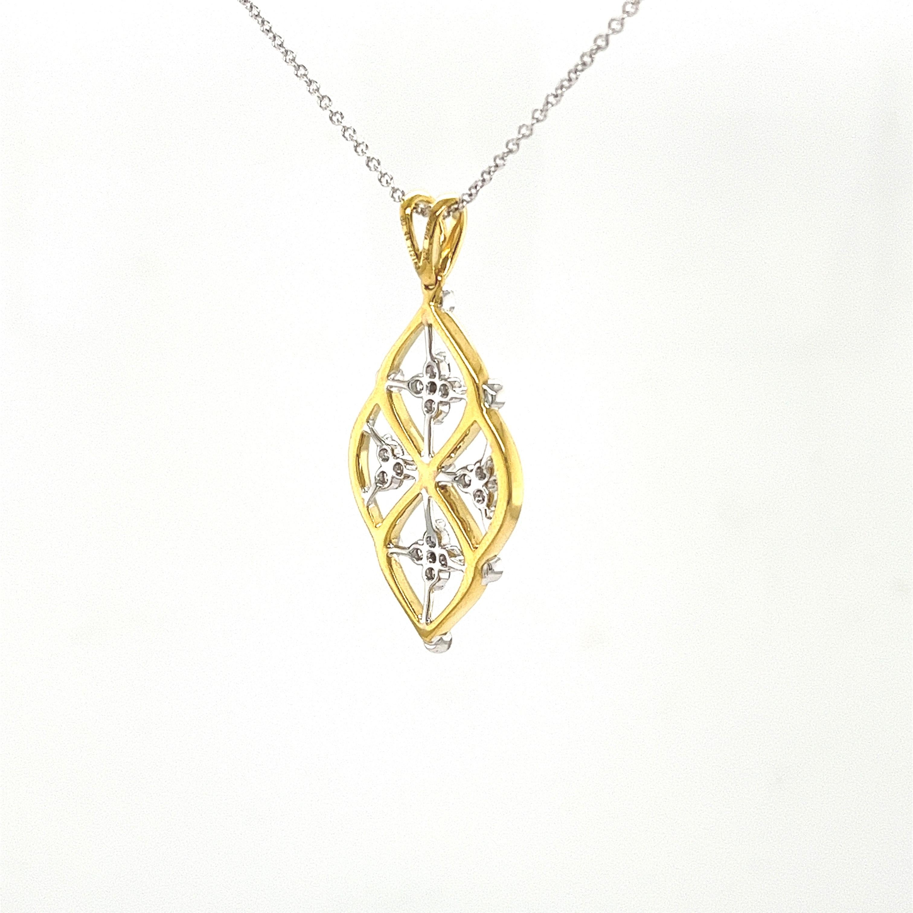 Simon G. 18K Two-Tone Gold Lacework Diamond Pendant Necklace in 18K Gold For Sale 3