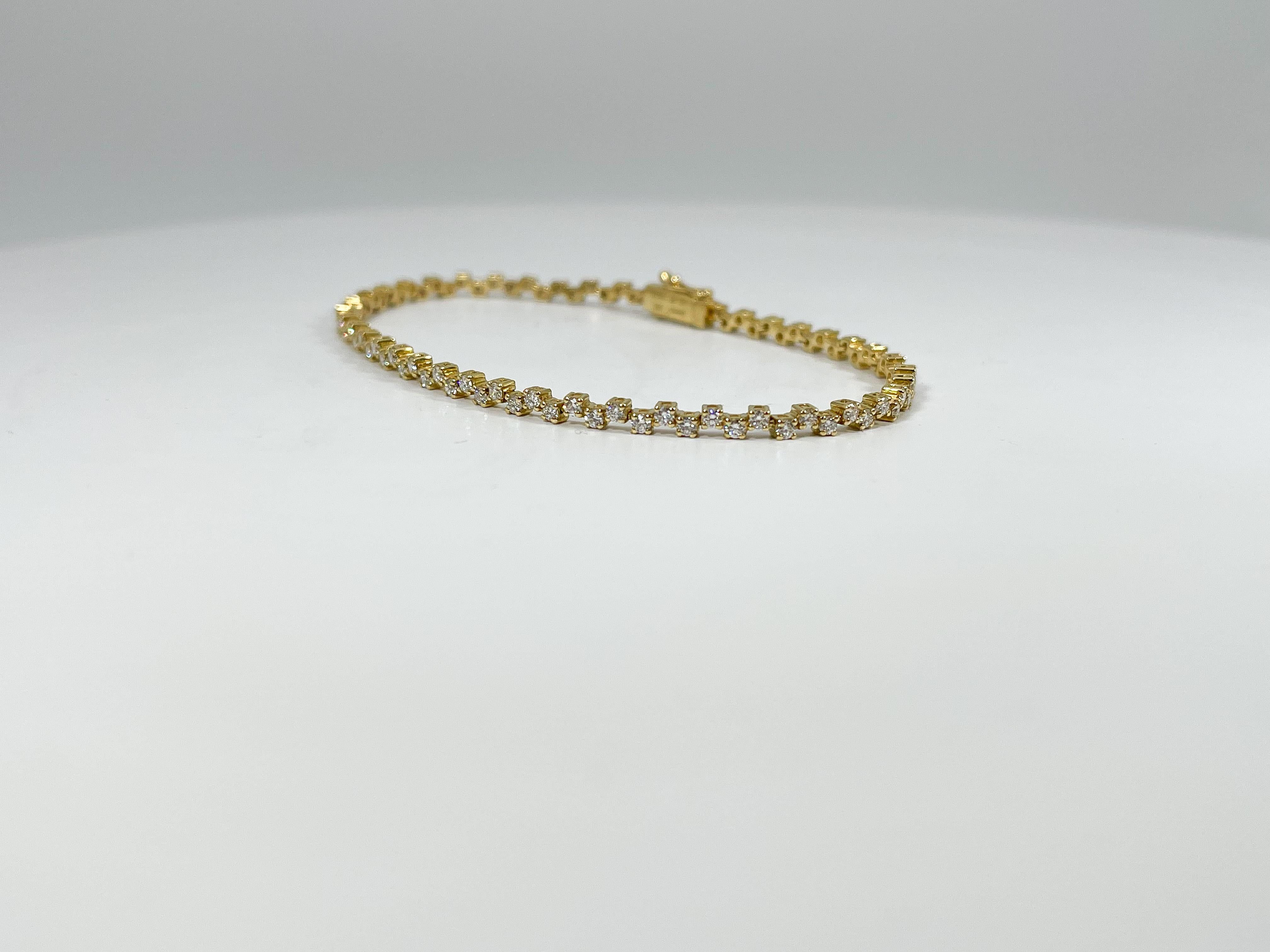 Taille ronde Simon G Bracelet tennis en or jaune 18 carats avec diamants 1,90 carat en vente