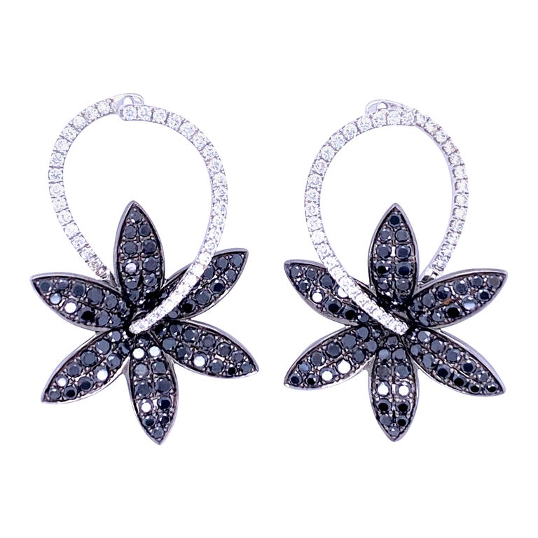 18ct White Gold Blk & Wht Diamond G/SI Earrings main image 1
