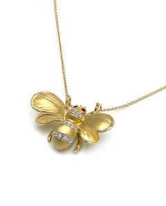 Simon G. DP271 18K Yellow Gold Queen Bee Necklace with Ruby and Diamond