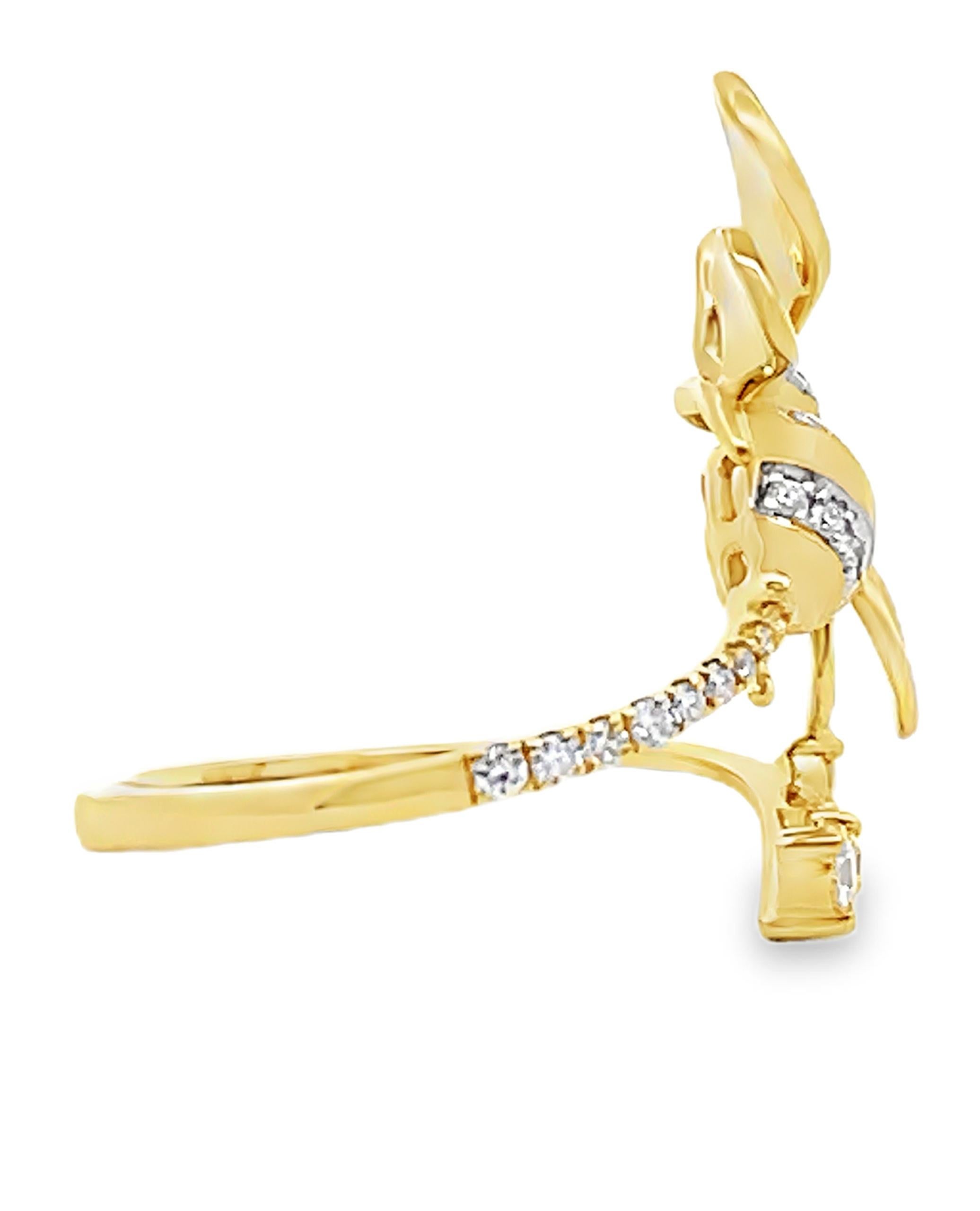 A. G. DR380 Bague abeille en or jaune 18 carats avec émeraudes et diamants en vente 1