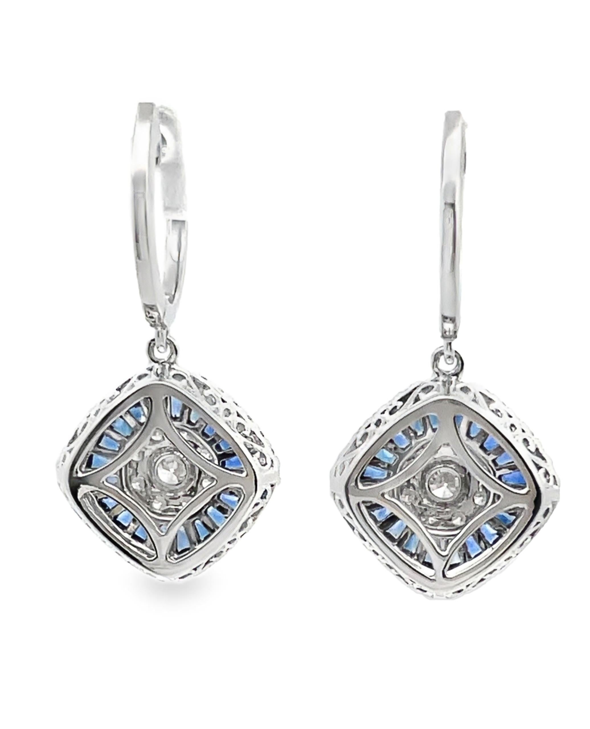 Contemporain A. G. LE4799 Boucles d'oreilles pendantes en or blanc 18 carats avec saphirs et diamants en vente