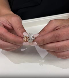 Simon G. LR2568 Anillo doble flor de oro blanco y rosa de 18 quilates y 0,86 quilates de diamantes