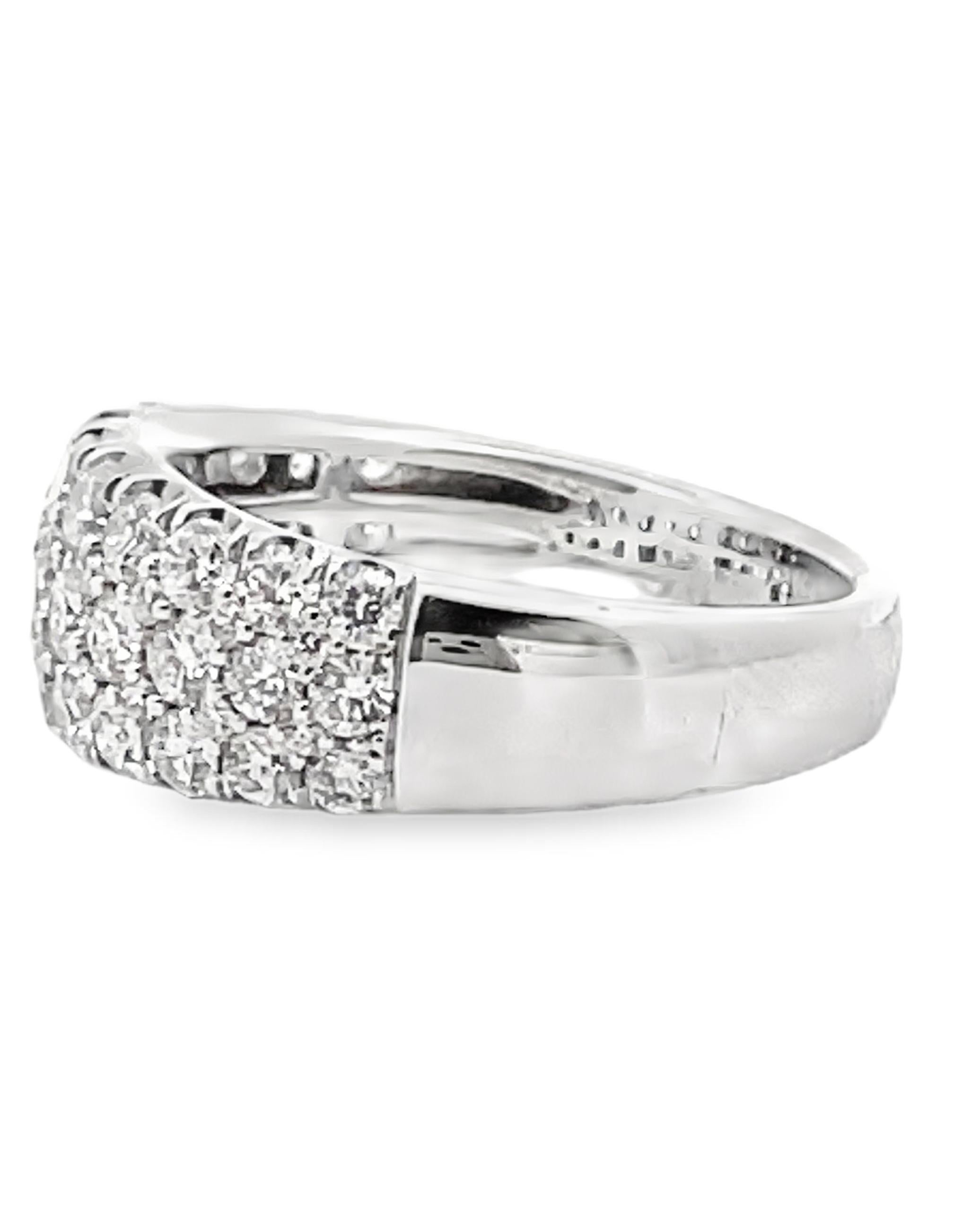 Simon G. Anillo con diamantes engastados en oro blanco de 18 quilates en Nuevo estado para la venta en Old Tappan, NJ