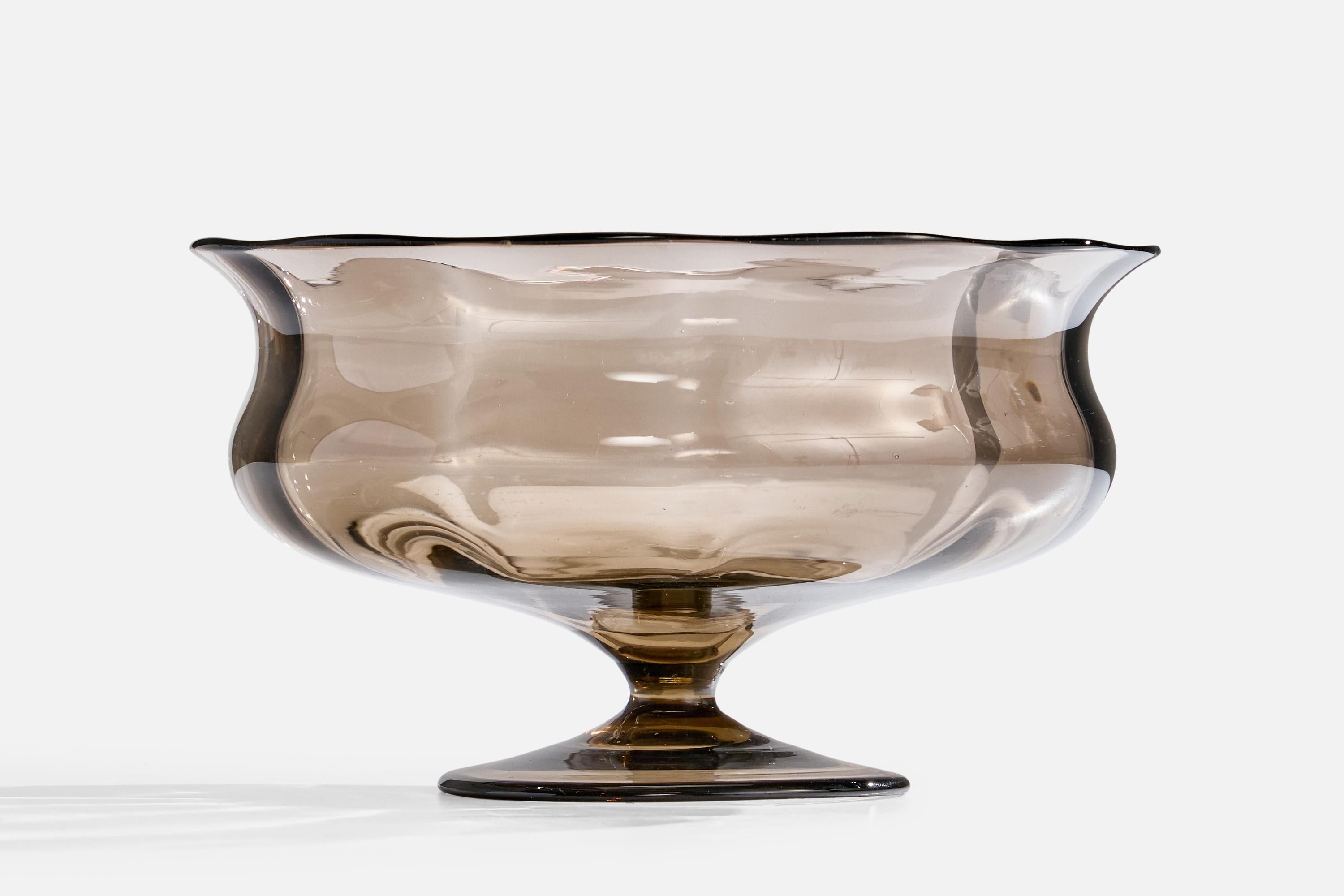 A smoked glass bowl designed by Simon Gate and produced by Orrefors, Sweden, c. 1930s.

Overall Dimensions (inches): 4.0
