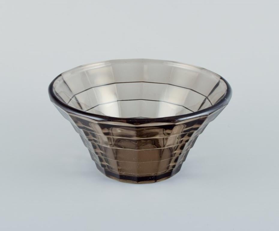 Simon Gate for Orrefors/Sandvik. Set of four Art Deco bowls in glass. In Excellent Condition For Sale In Copenhagen, DK