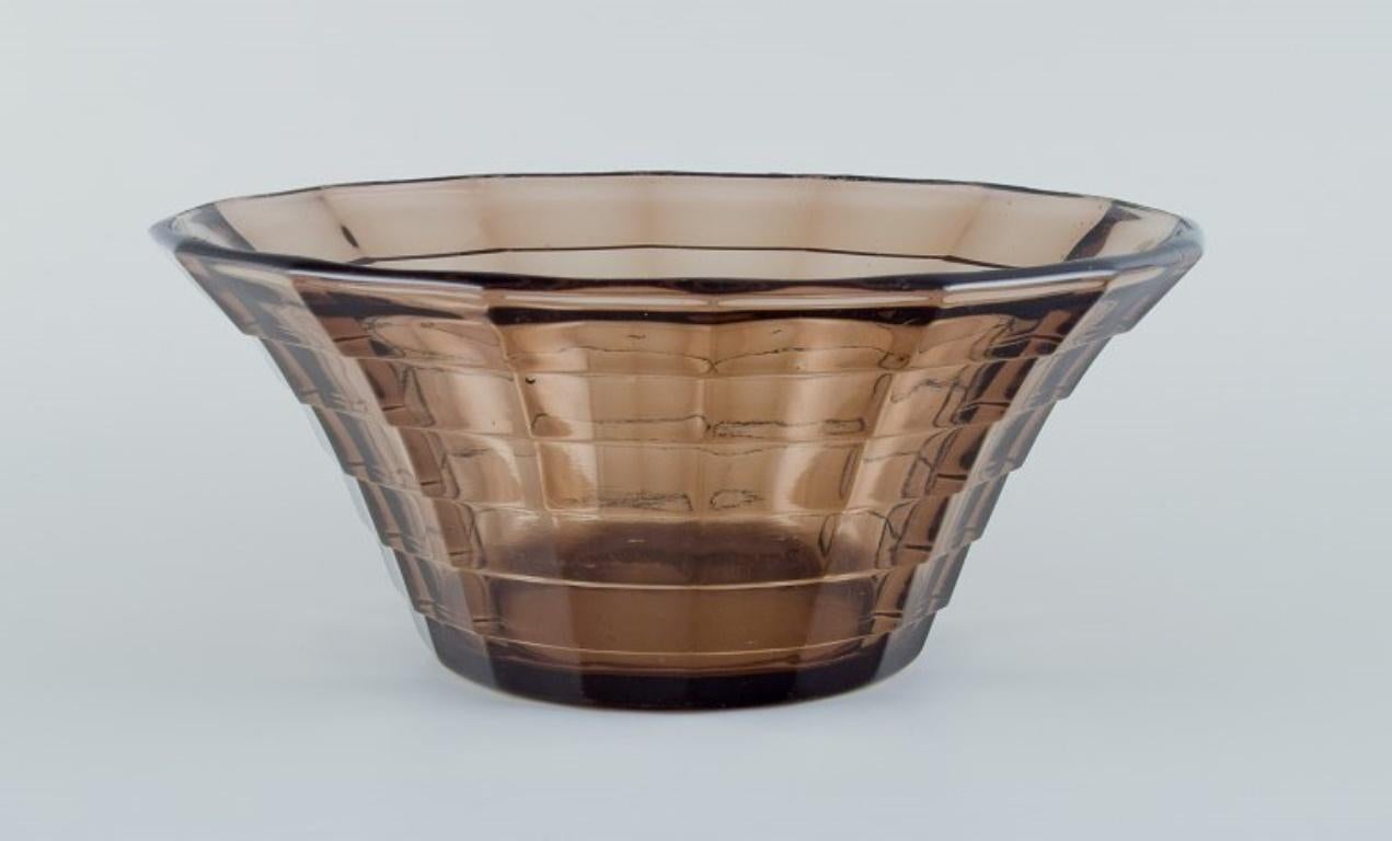 Swedish Simon Gate for Orrefors/Sandvik. Two large Art Deco bowls in glass For Sale