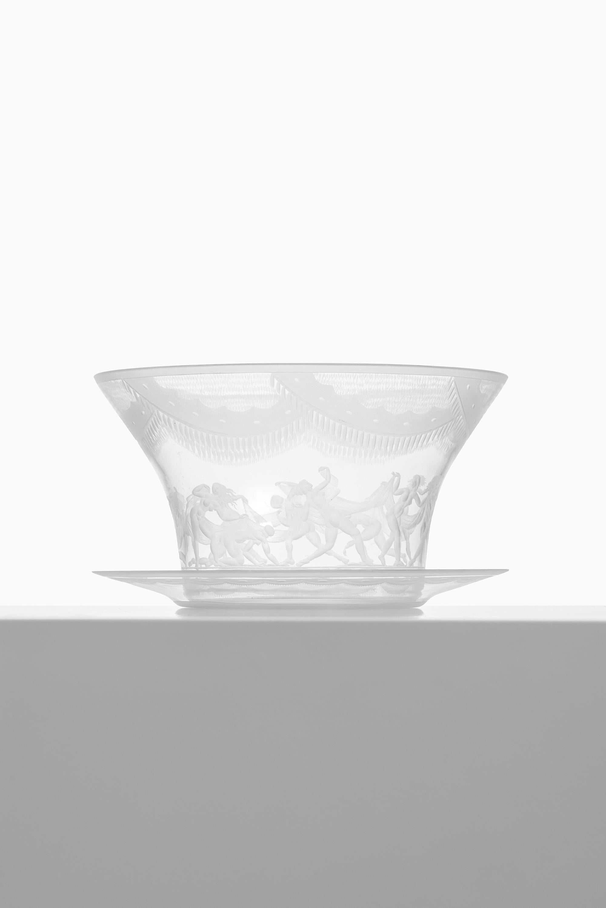 Simon Gate Glass Vase Model Slöjdansen Produced by Orrefors in Sweden In Good Condition For Sale In Limhamn, Skåne län