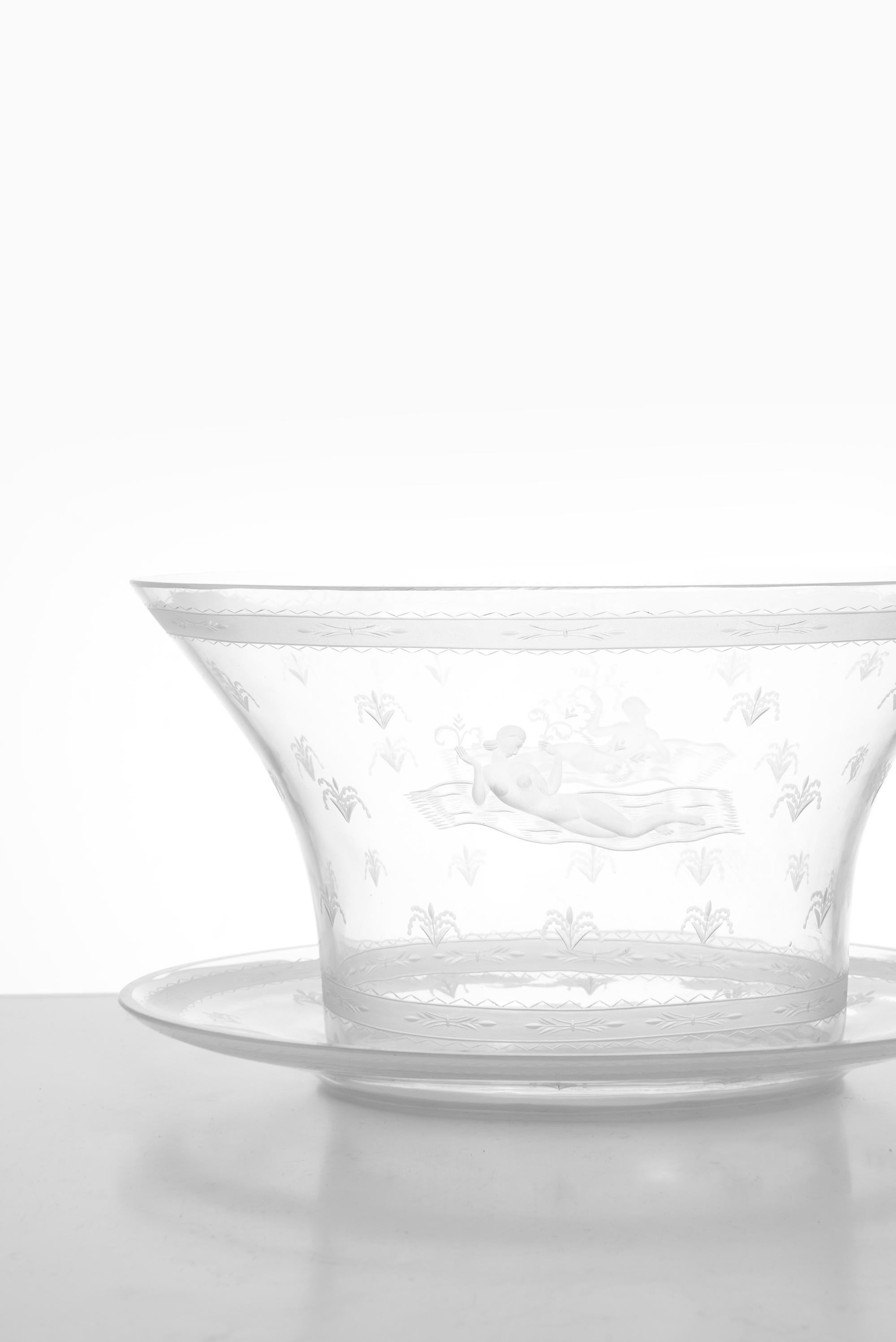 Very rare glass vase designed by Simon Gate. Produced by Orrefors in Sweden.