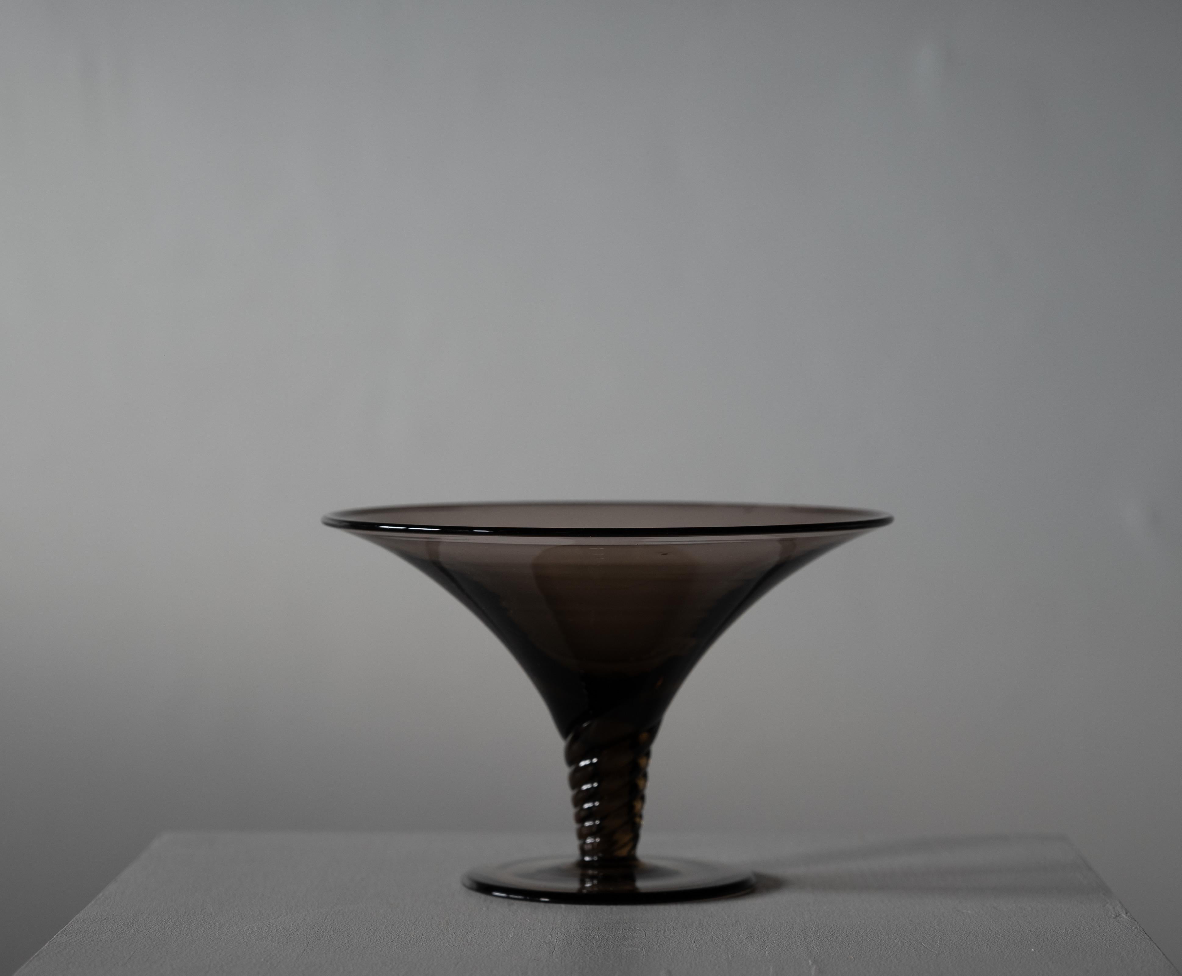 A bowl / vase. Design attributed to Simon Gate for Orrefors Glasbruk, Sweden, c. 1920s.