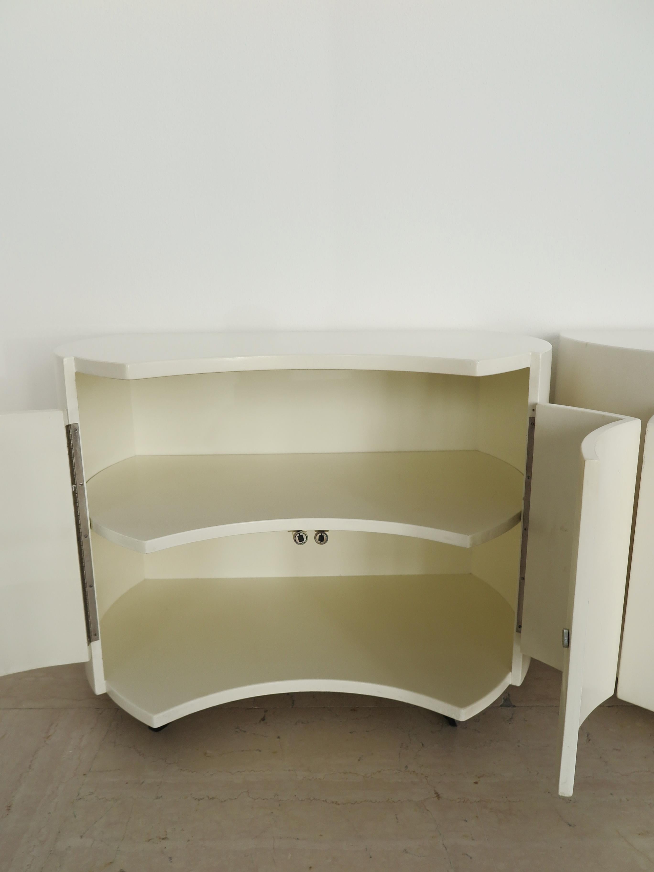 Katzuide Takahama for Simon Gavina Italian White Wood Nightstands, 1970s In Good Condition In Reggio Emilia, IT