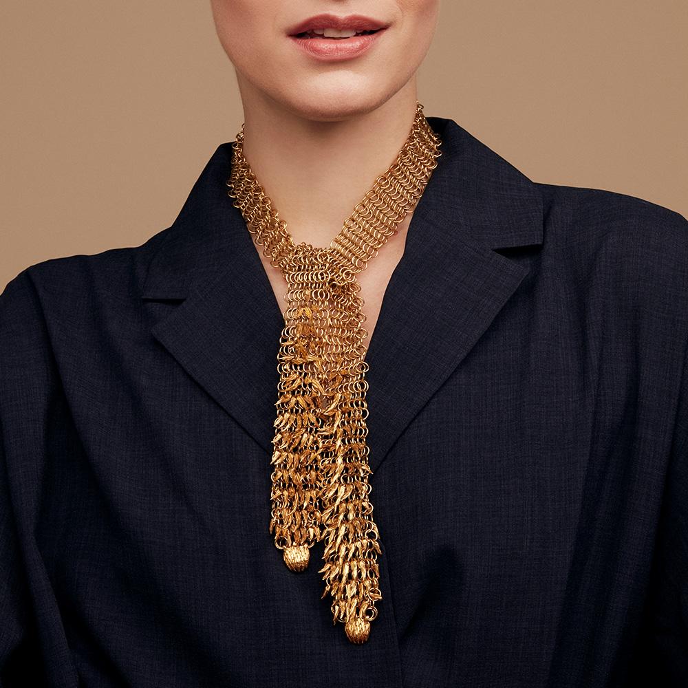 With its sleek handmade links the Bear Necklace wraps the neckline. The fluidity of the links responds to every movement of the wearer. It drapes and cradles the neck creating a kinetic and eye-catching statement.

…Do bears eat porridge for