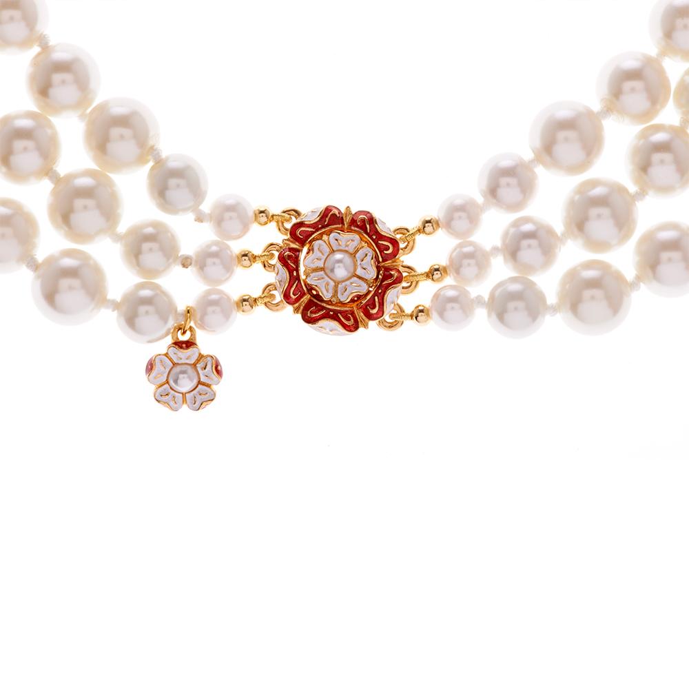 Simon Harrison Romeo & Juliet Tudor Rose Three Row Pearl Necklace In New Condition For Sale In London, GB
