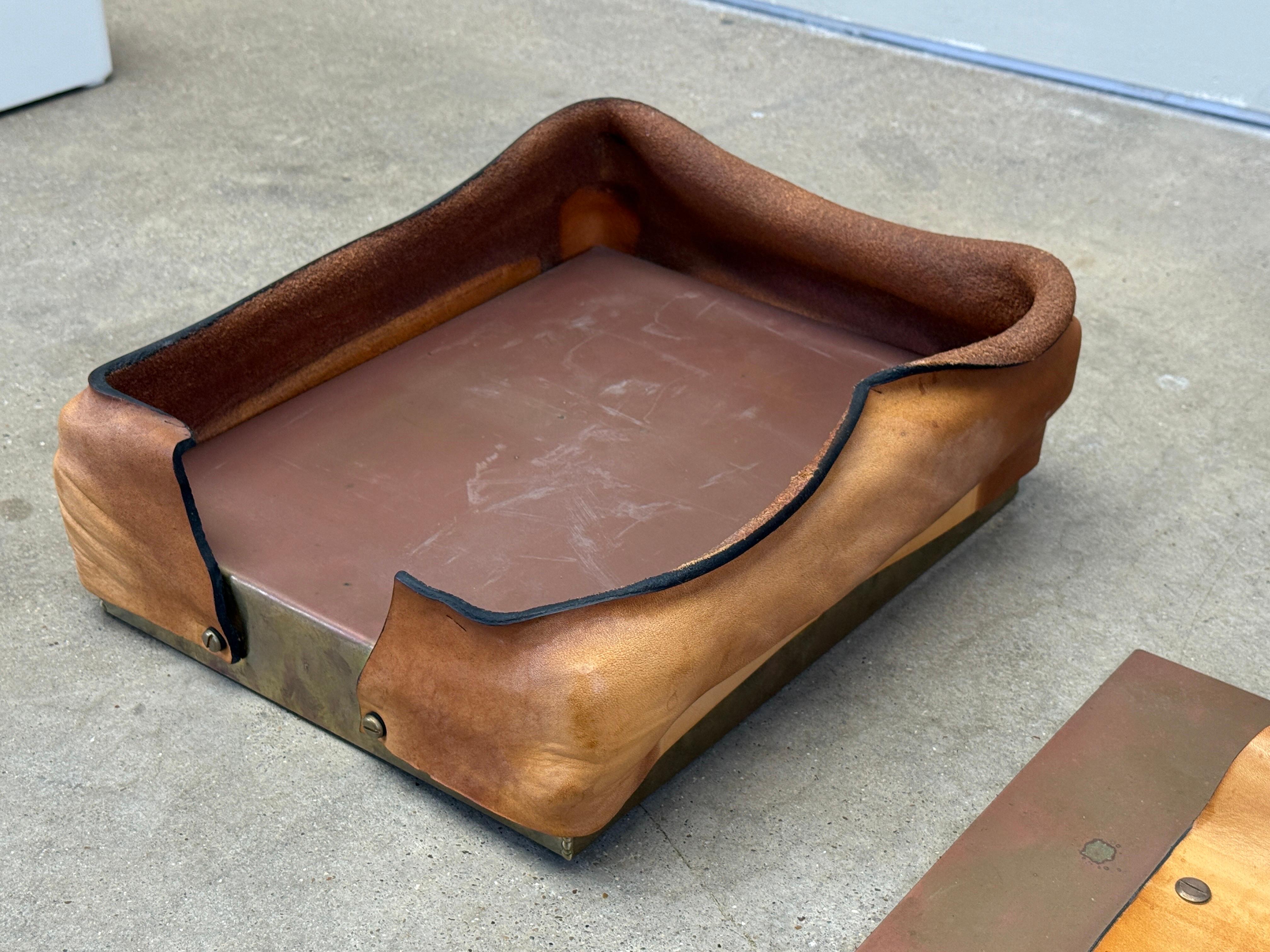 Simon Hasan Leather and Brass Desk Set in vendita 6