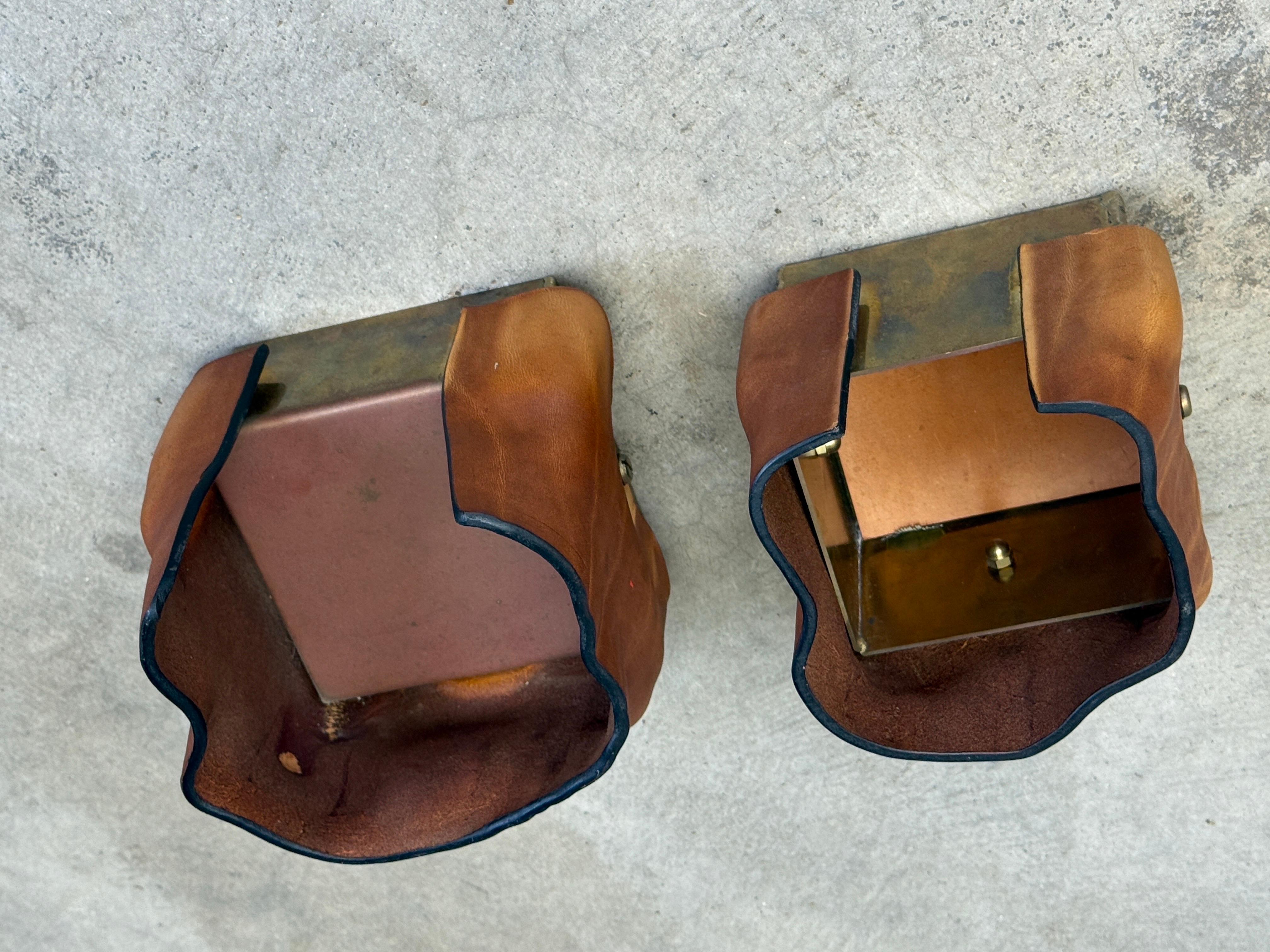 Simon Hasan Leather and Brass Desk Set in vendita 12