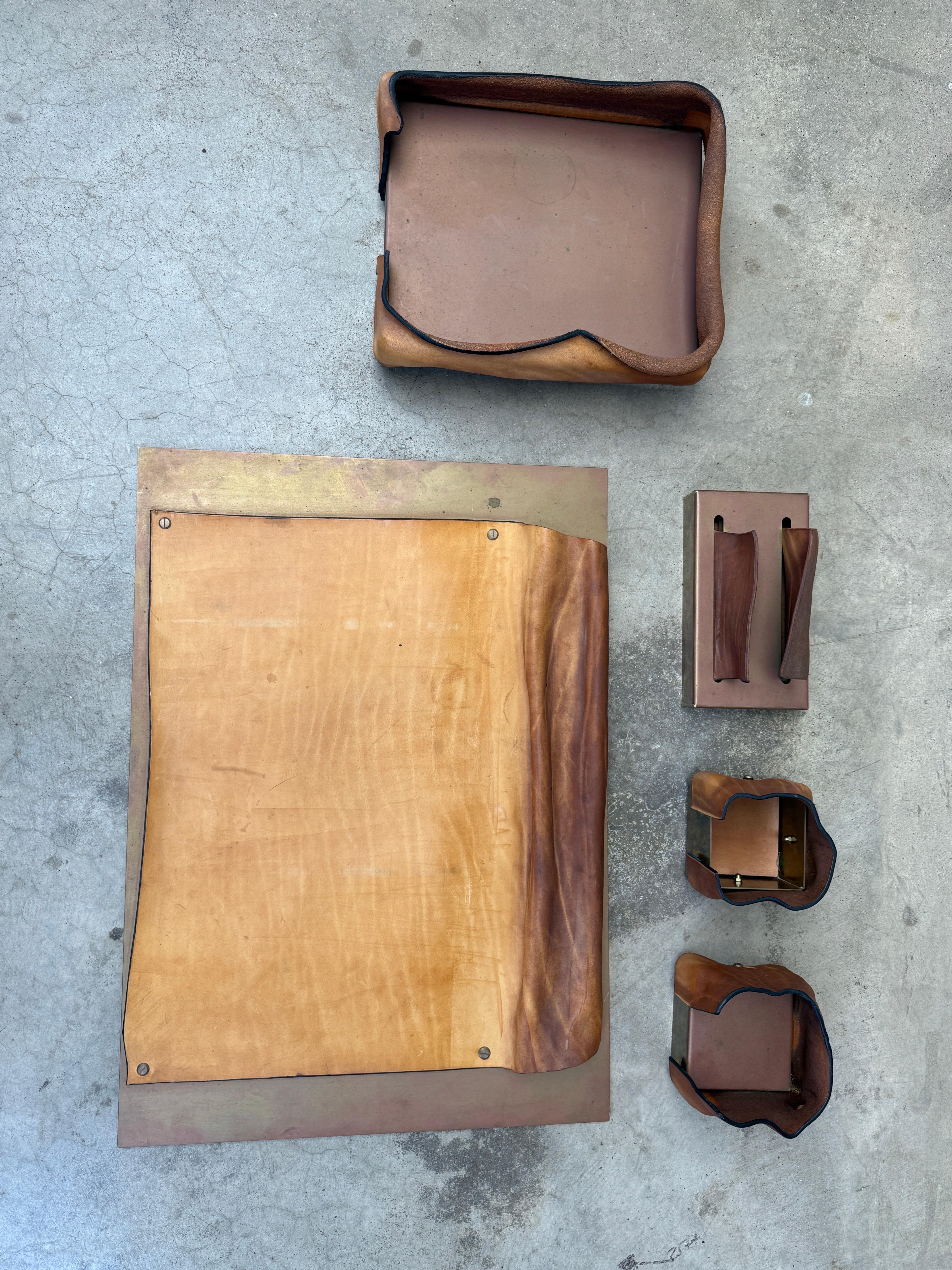 XXI secolo e contemporaneo Simon Hasan Leather and Brass Desk Set in vendita