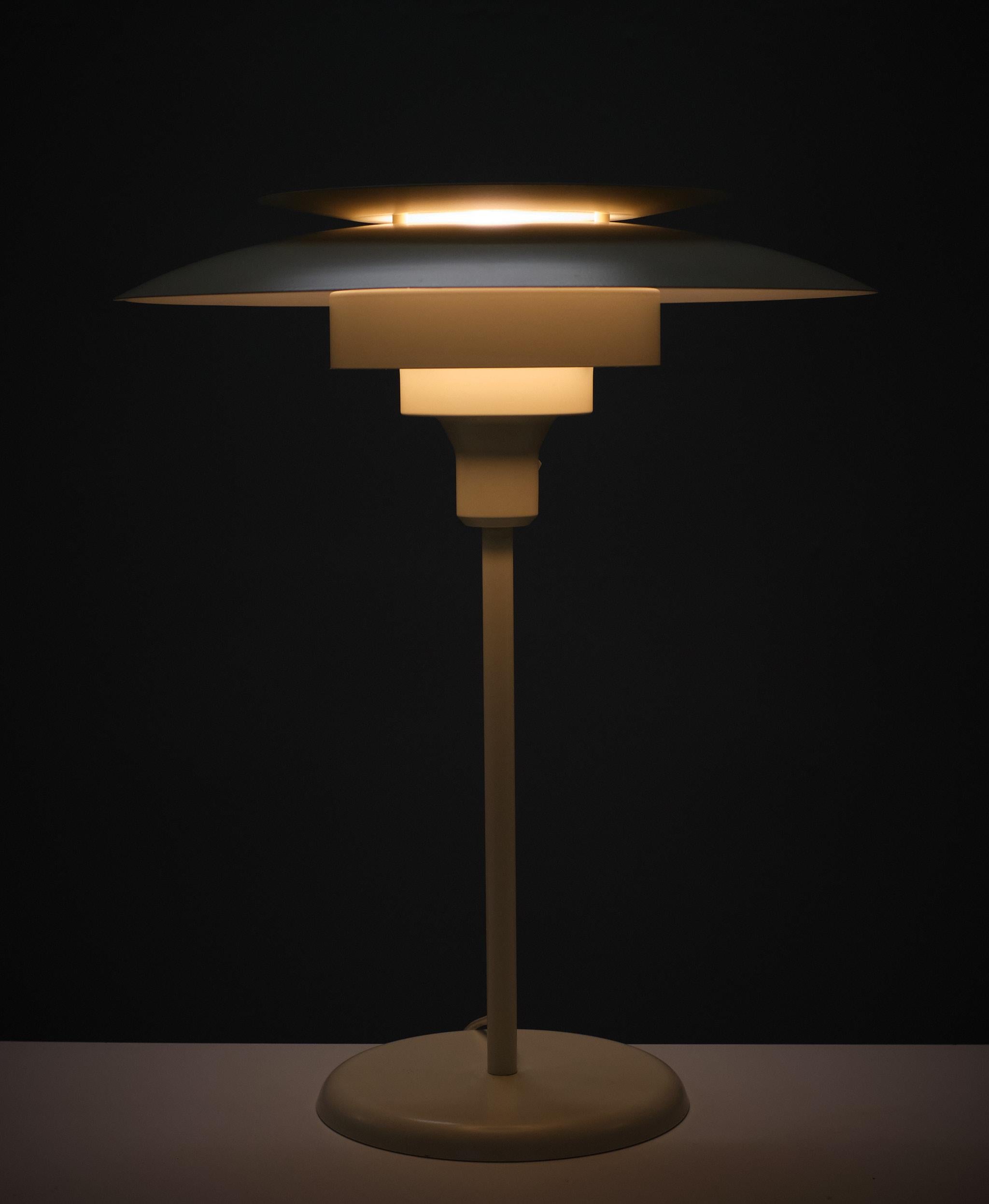 Simon Henningsen Table lamp  Lyskaer Belysning  1960s Denmark  For Sale 4