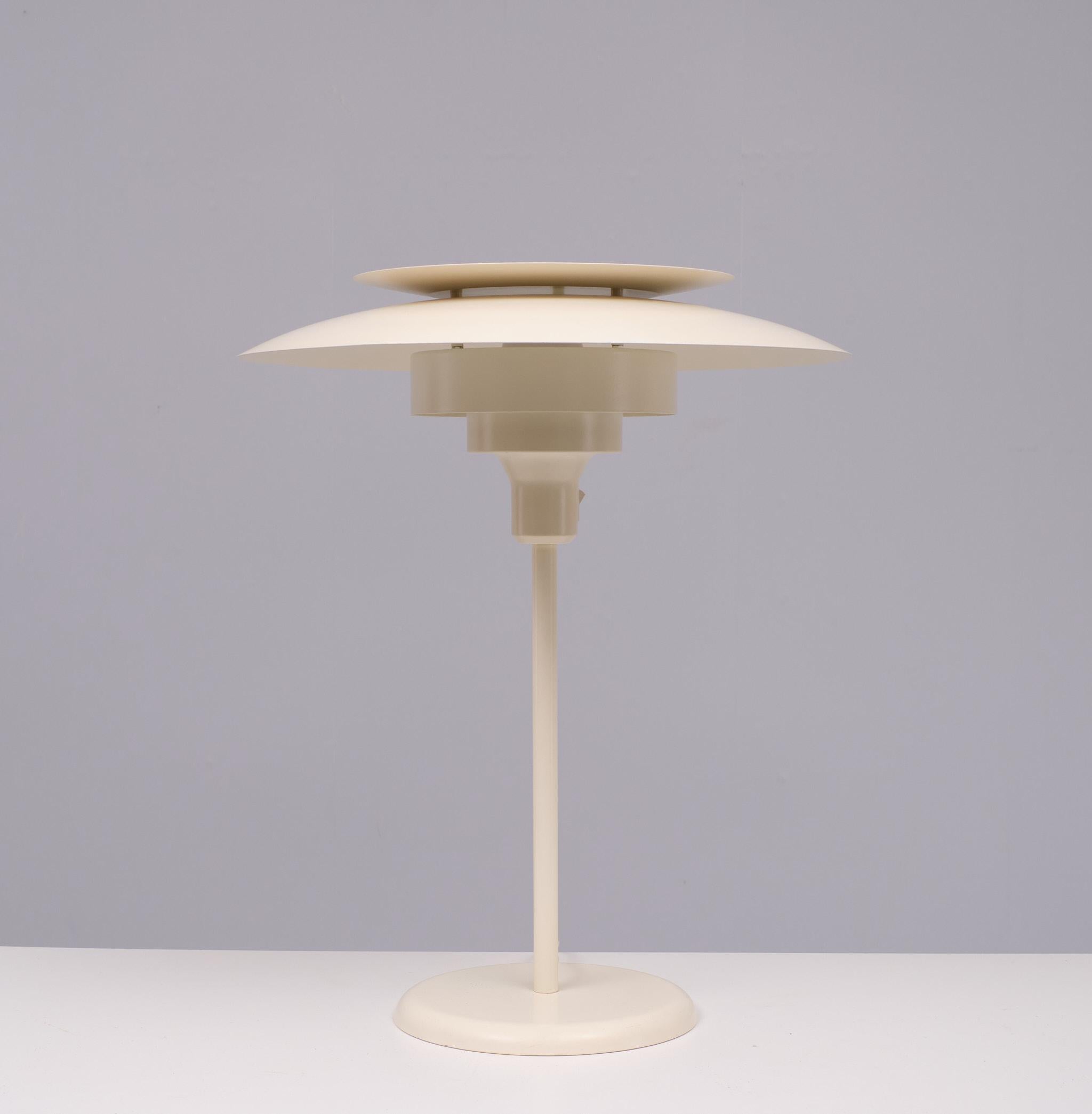 Danish Simon Henningsen Table lamp  Lyskaer Belysning  1960s Denmark  For Sale
