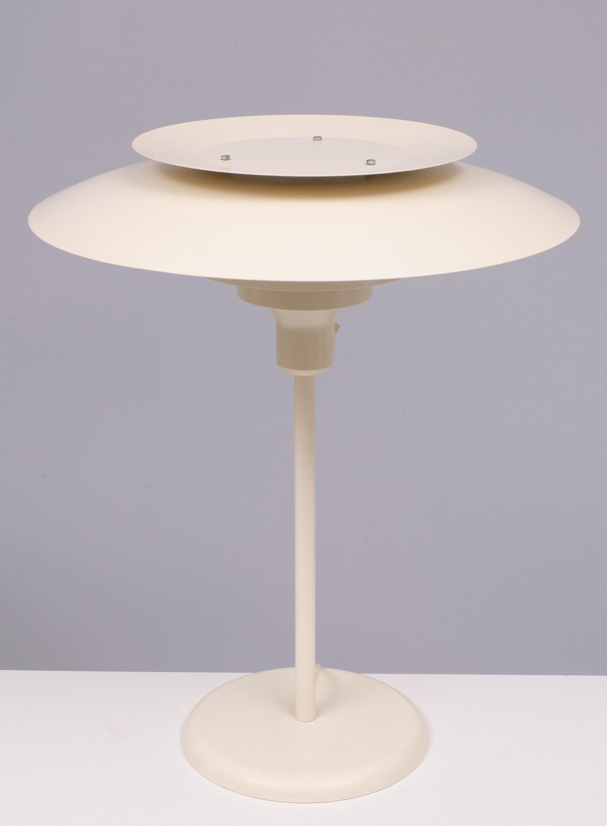 Simon Henningsen Table lamp  Lyskaer Belysning  1960s Denmark  In Good Condition For Sale In Den Haag, NL