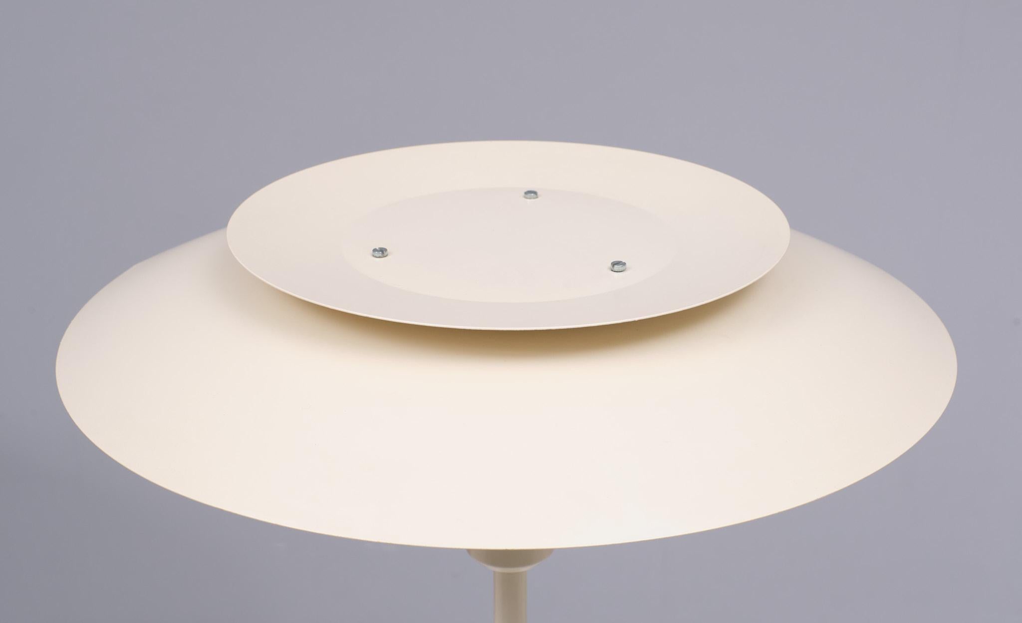 Simon Henningsen Table lamp  Lyskaer Belysning  1960s Denmark  For Sale 1