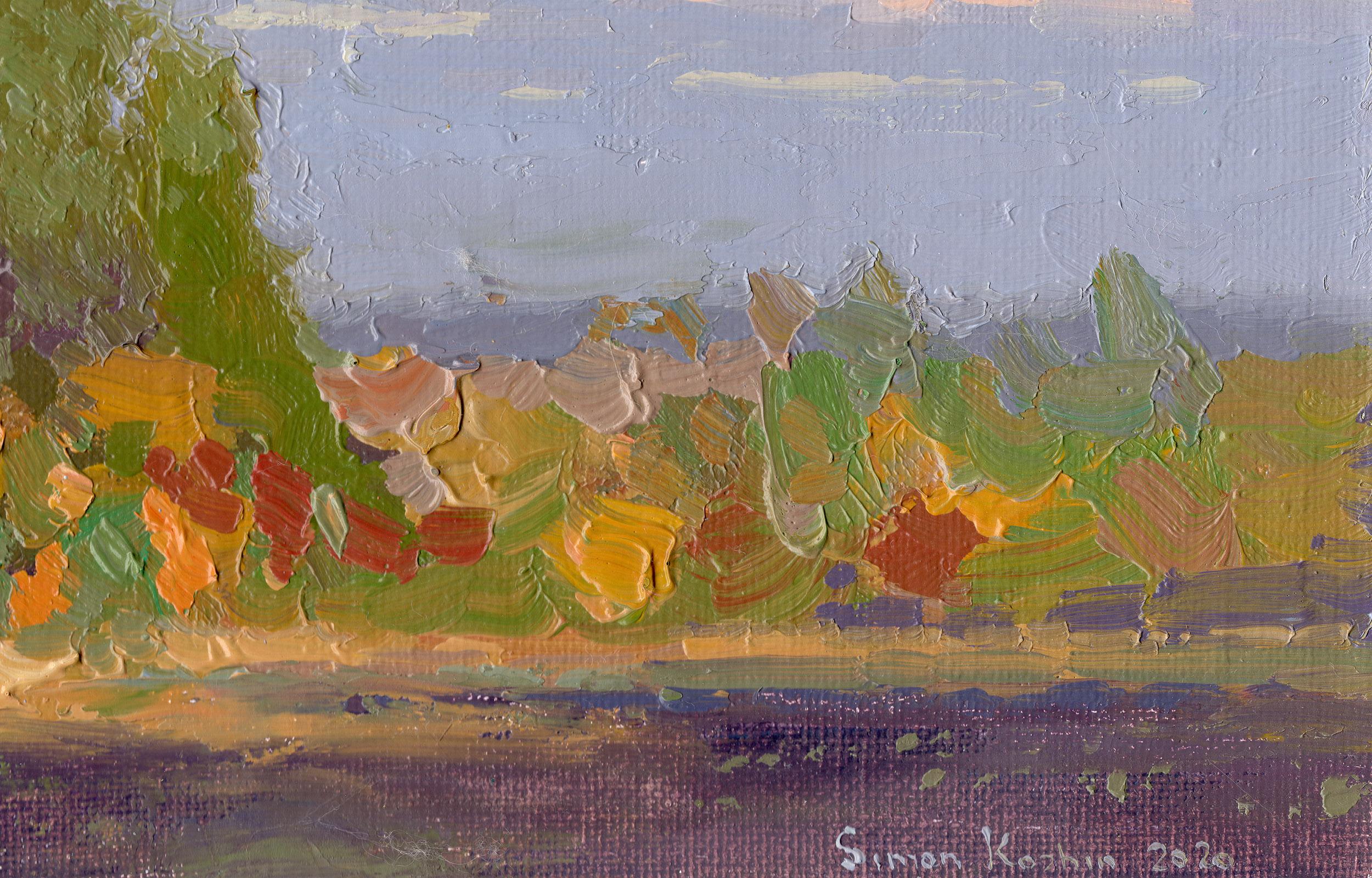 Un paisaje sereno captura un grupo de árboles con vibrantes colores otoñales bajo un cielo salpicado de suaves nubes. La escena emana una sensación de calma y tranquilidad, con su rica mezcla de tonos terrosos y pastel. El otoño pinta el follaje de