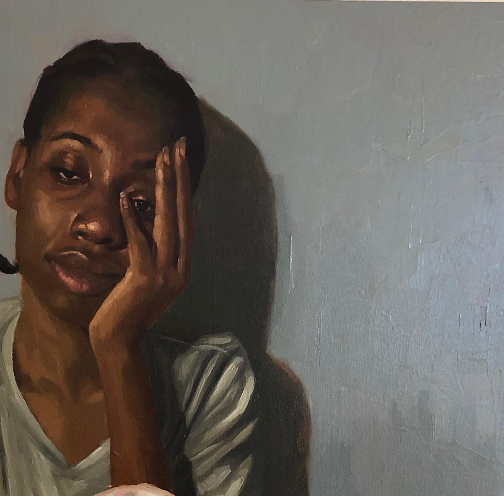C'è di meglio? - 21° secolo, Contemporaneo, Figurativo, Donne, Africa, Olio - Portrait Painting Grigio di Simon Obeka
