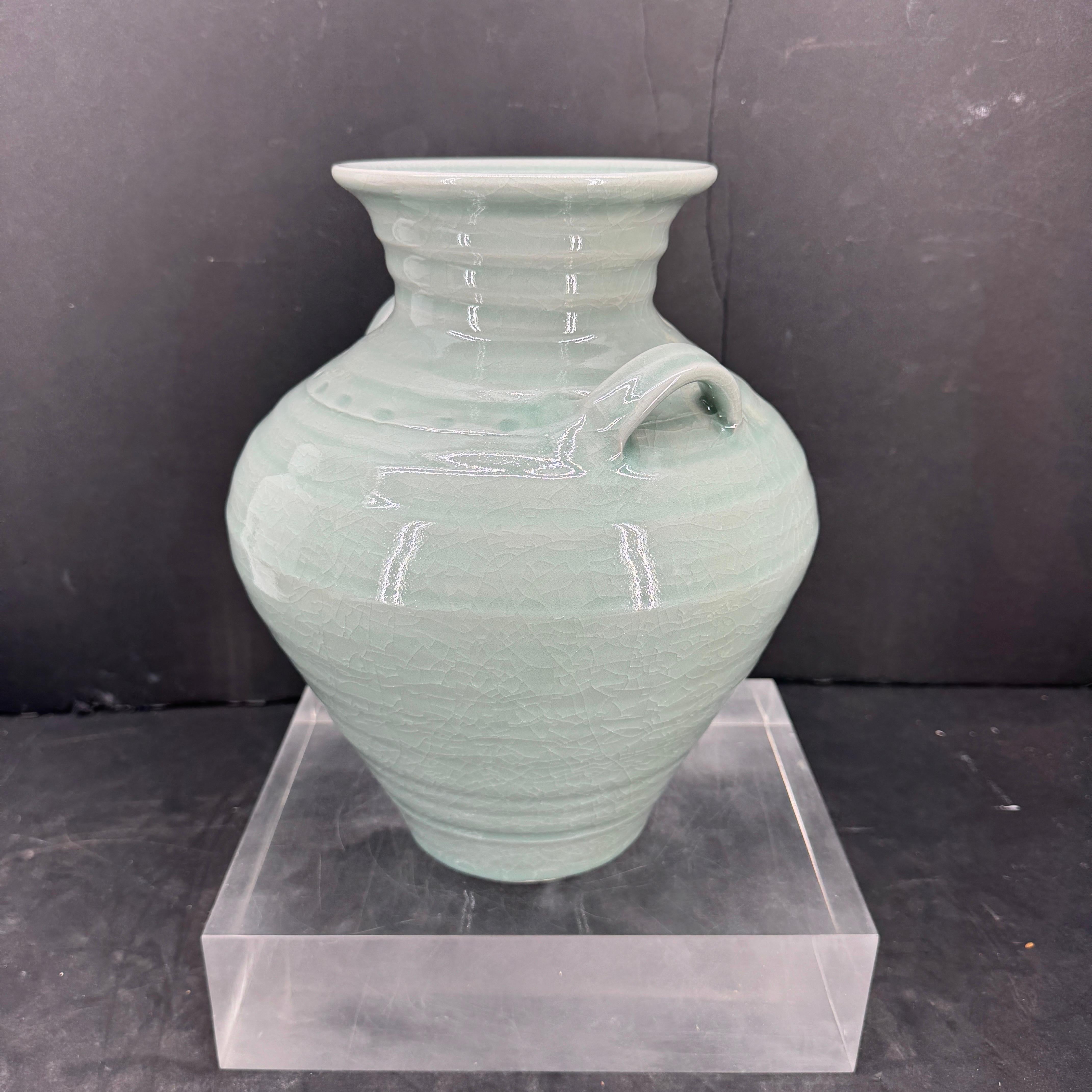Simon Pearce Modernist Ceramic Vase in Celadon Craqueleur Glaze with Handles In Good Condition In Haddonfield, NJ