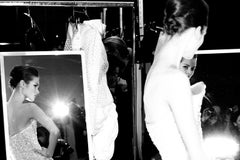 « ARMANI Backstage automne/hiver 2006, Paris », impression en C de l'artiste Simon Procter