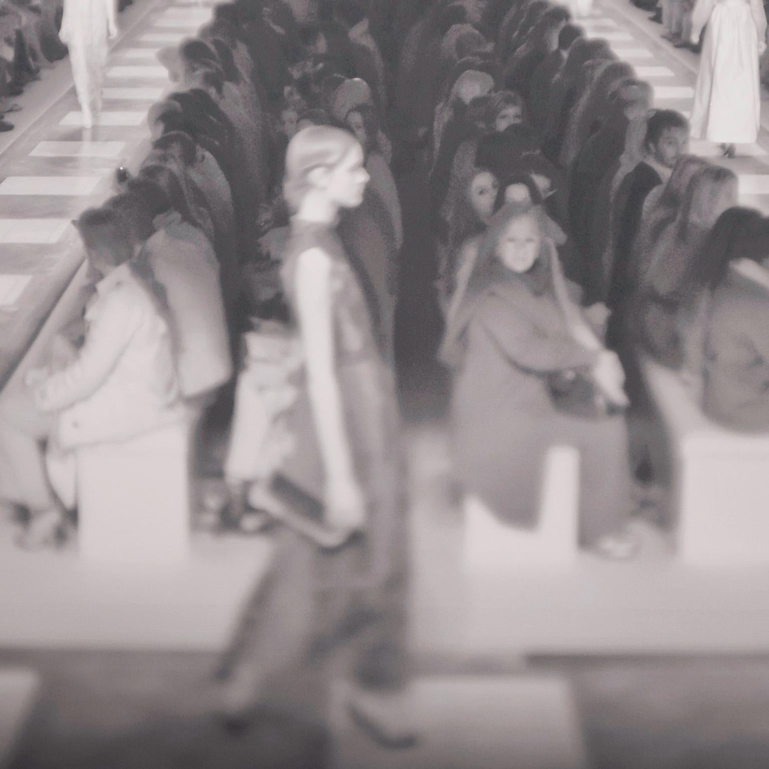 „Spirits of Valentino, Herbst/Winter 2012“, Tintenstrahl auf Leinwand von Simon Procter (Zeitgenössisch), Photograph, von SIMON PROCTER
