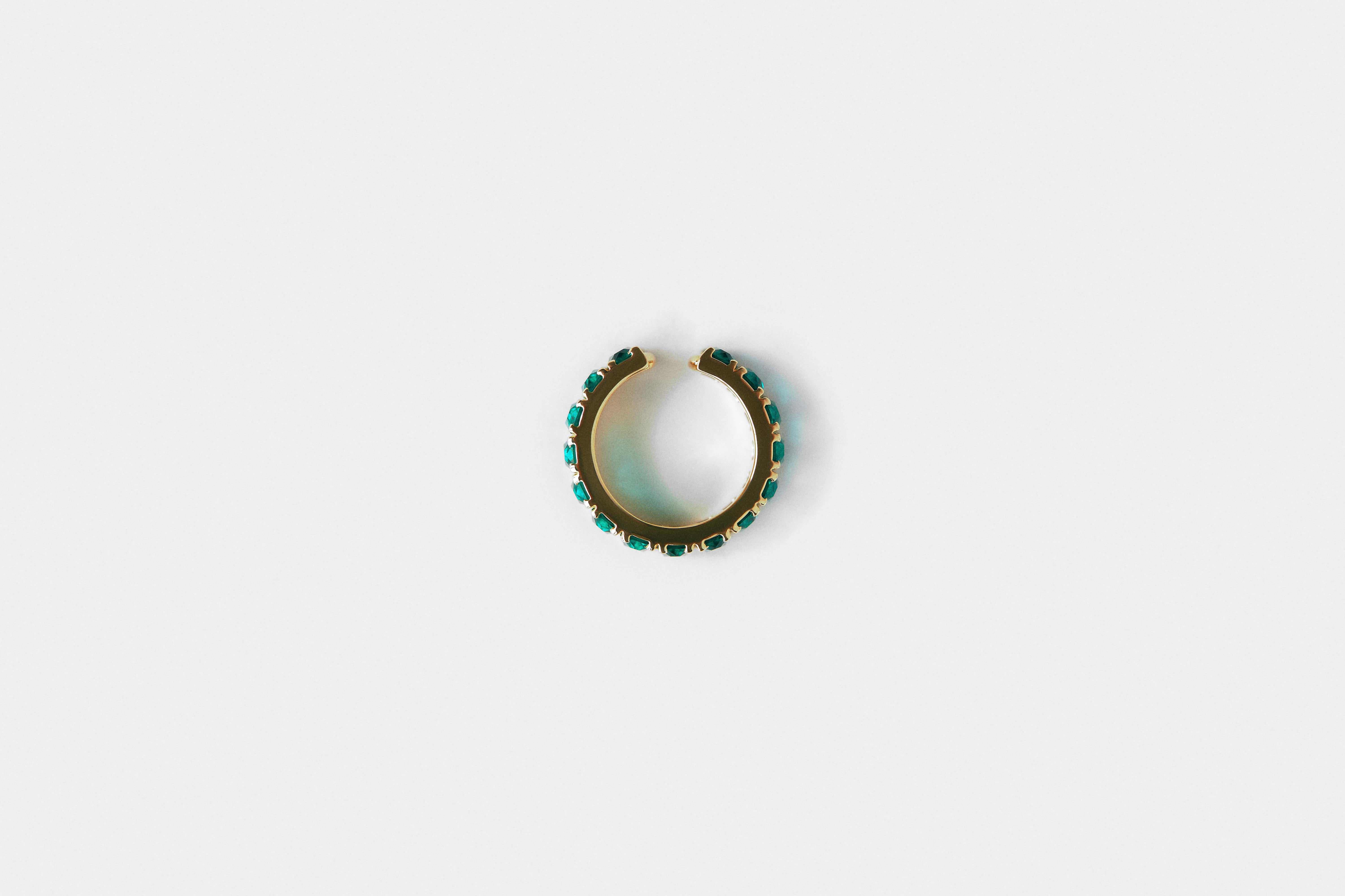 For Sale:  Simon Ring / Ear Cuff with Baguette Lab Emeralds, 18k Gold 8